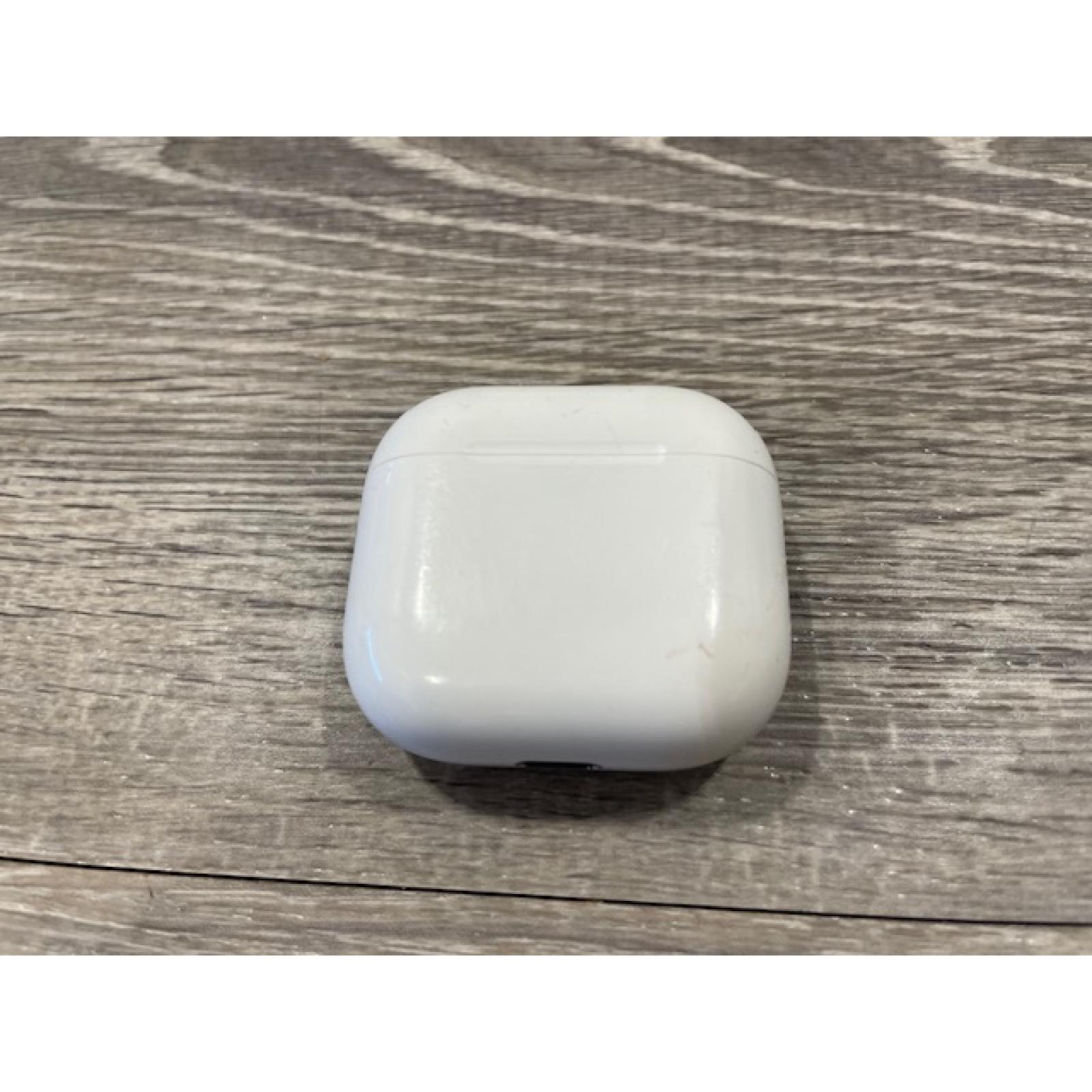 AS-IS Apple Airpods 4 Wireless Charging Case