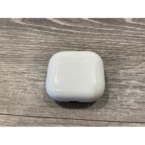 AS-IS Apple Airpods 4 Wireless Charging Case