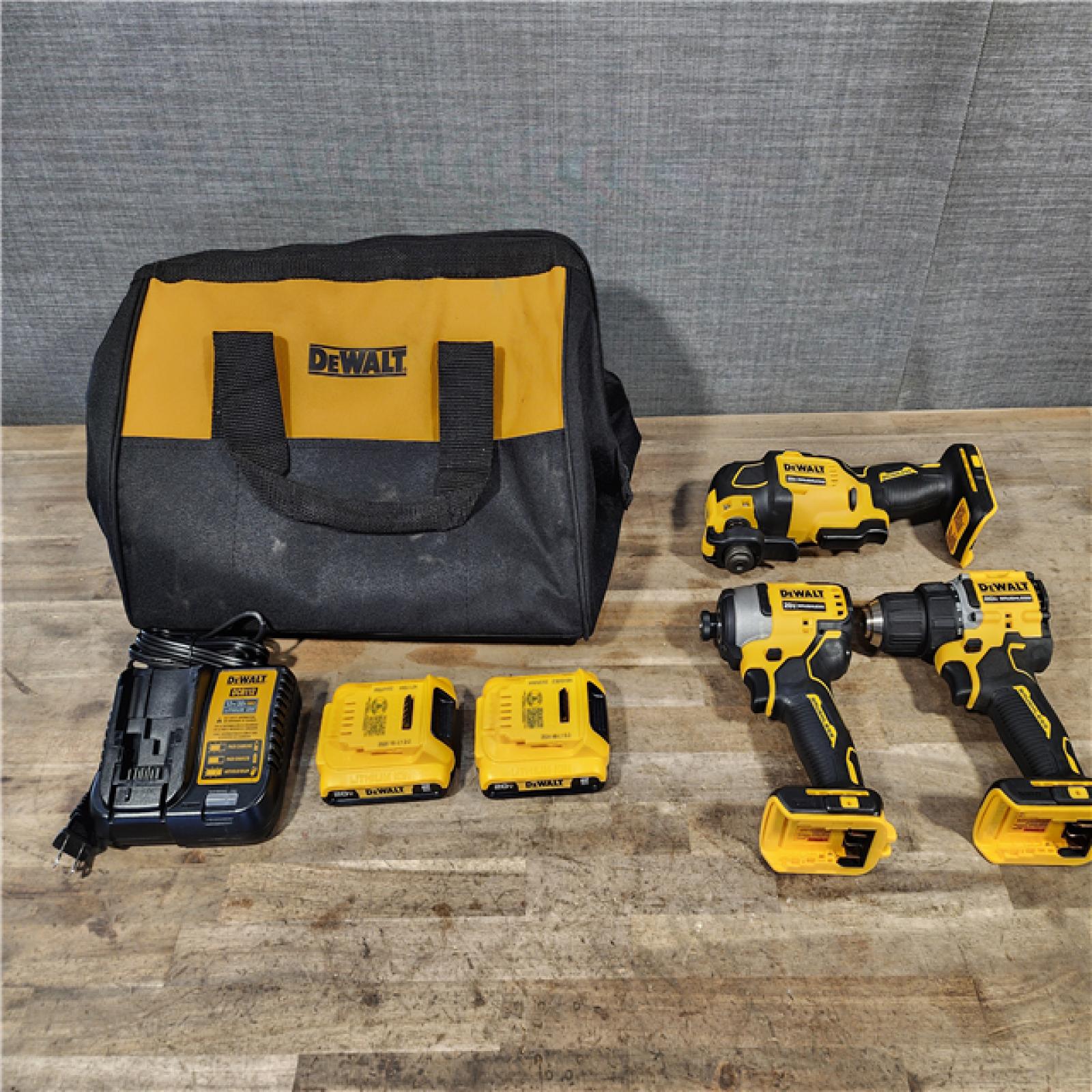 HOUSTON LOCATION - AS-IS DEWALT 3 TOOL COMBO KIT W/ (2) BATTERY & CHARGER