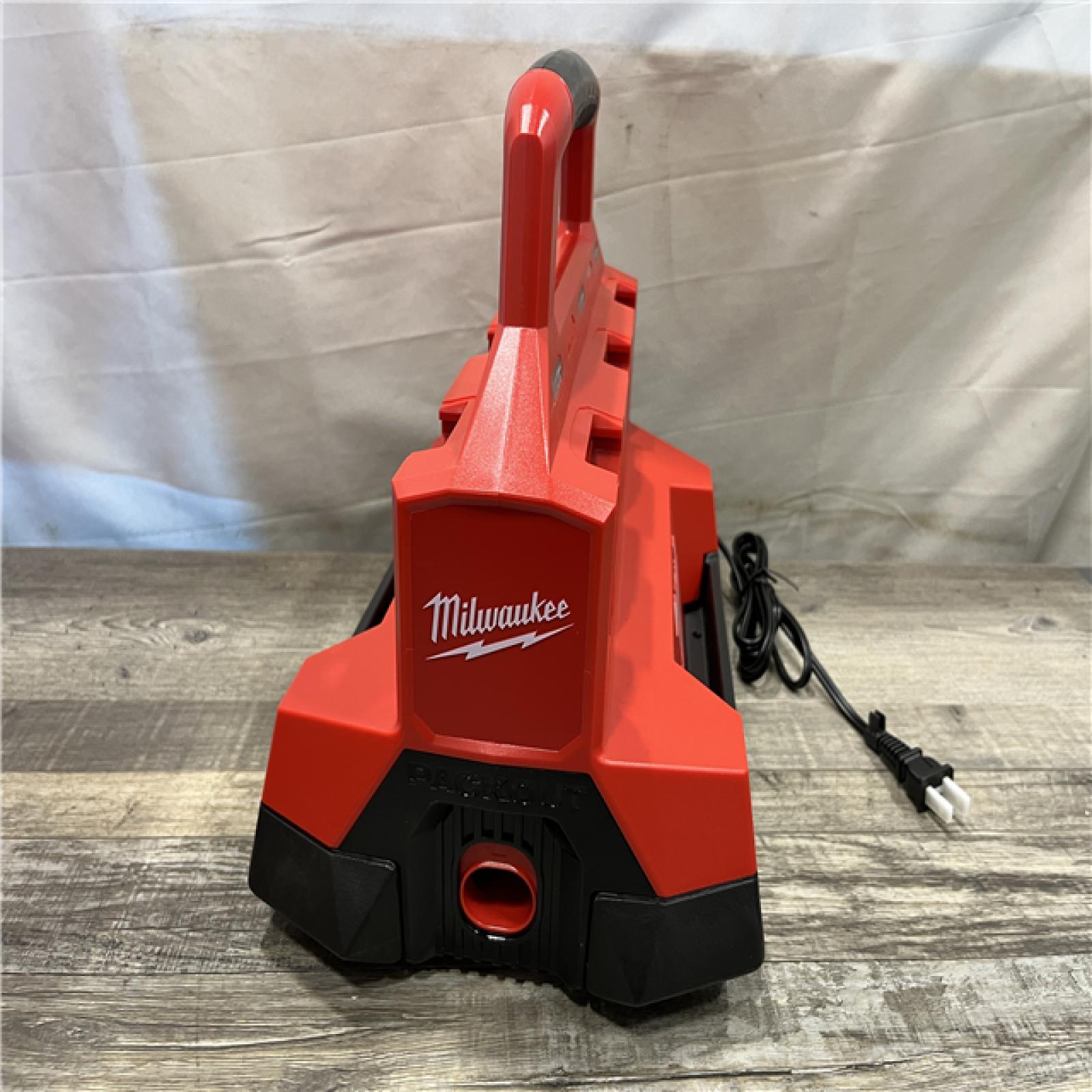 AS-IS Milwaukee 18V Lithium-Ion PACKOUT 6-Port Rapid Charger