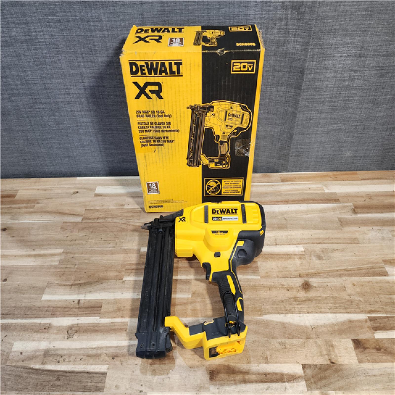 HOUSTON LOCATION - AS-IS DEWALT 20V MAX XR Lithium-Ion Electric Cordless 18-Gauge Brad Nailer (Tool Only)