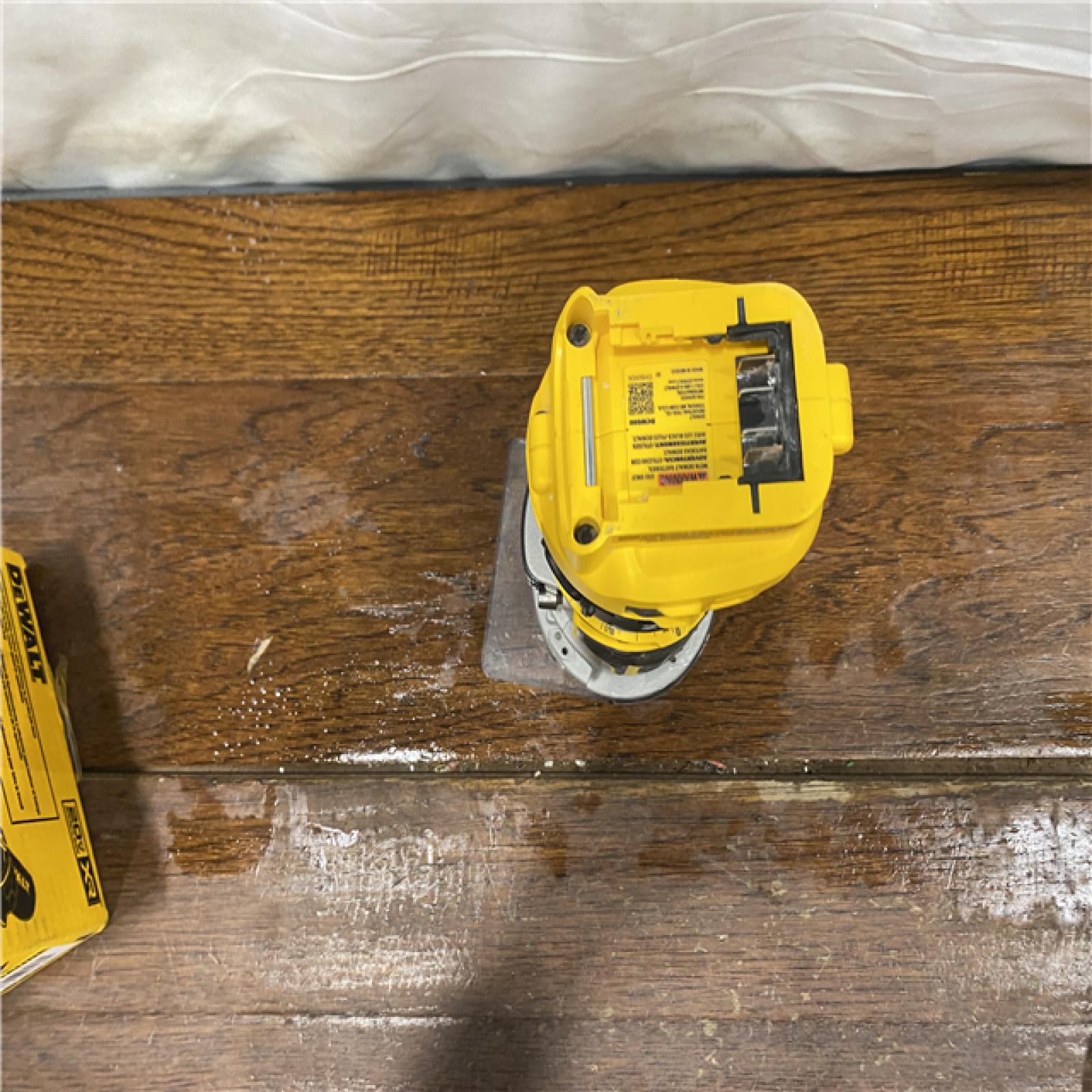 AS-IS Dewalt 20V MAX XR Brushless Cordless Compact Router (Tool Only)
