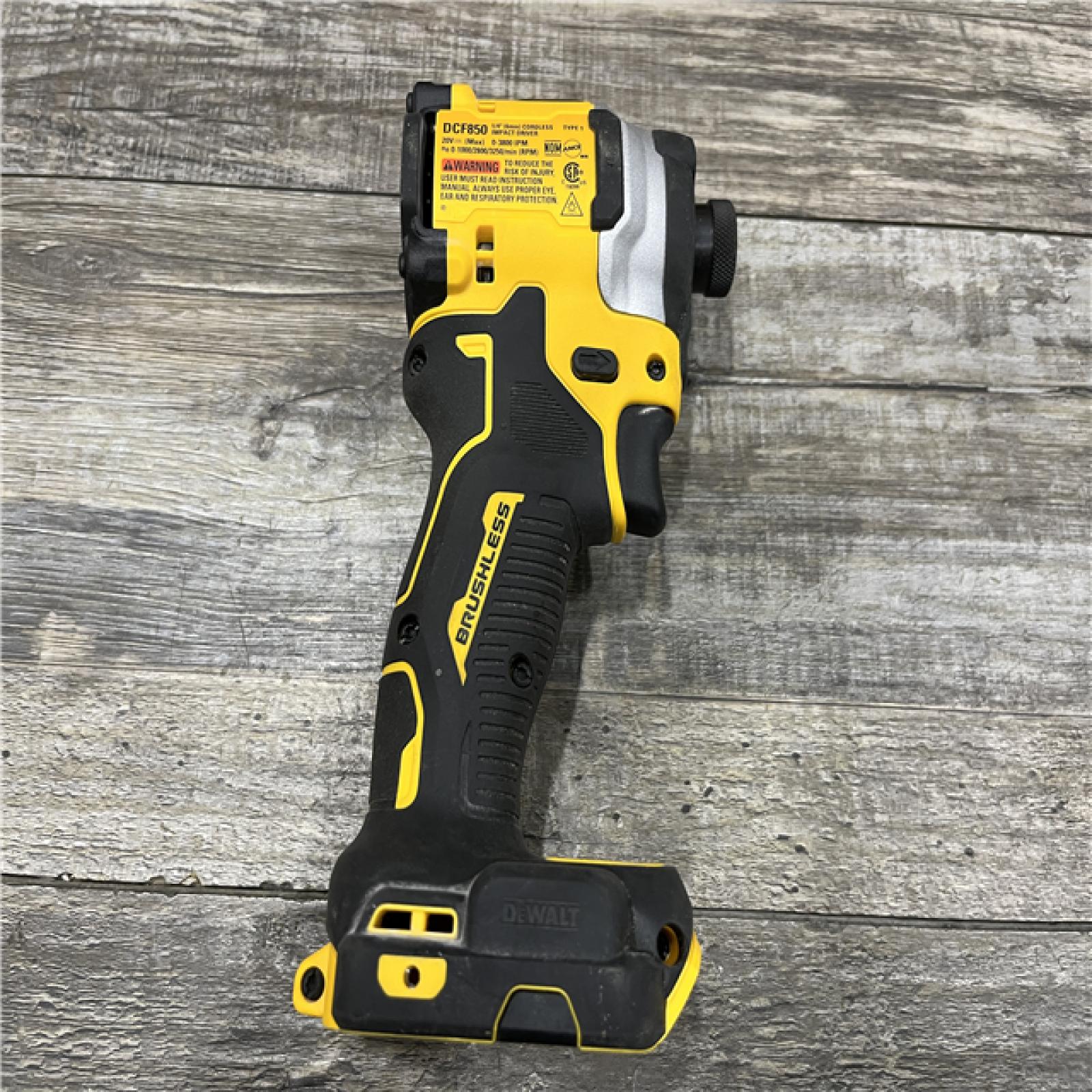 AS-IS DEWALT ATOMIC 20V MAX Lithium-Ion Cordless 1/4 in. Brushless Impact Driver Kit
