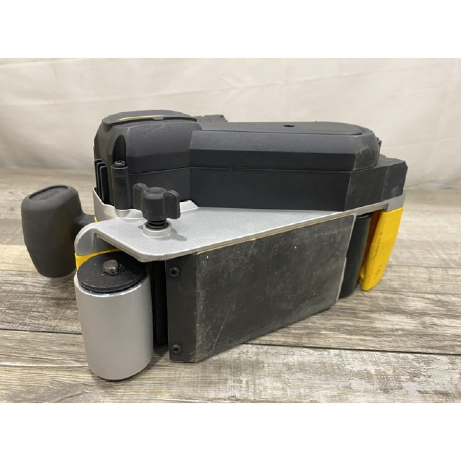 AS-IS DEWALT 20V MAX* XR Brushless Cordless Belt Sander (Tool-Only)