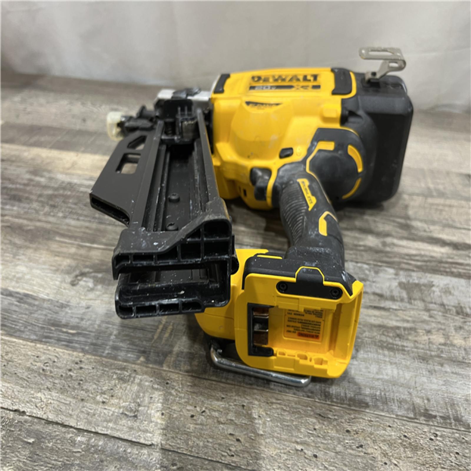 AS-IS DEWALT 20-Volt 21° Cordless Framing Nailer (Tool-Only)