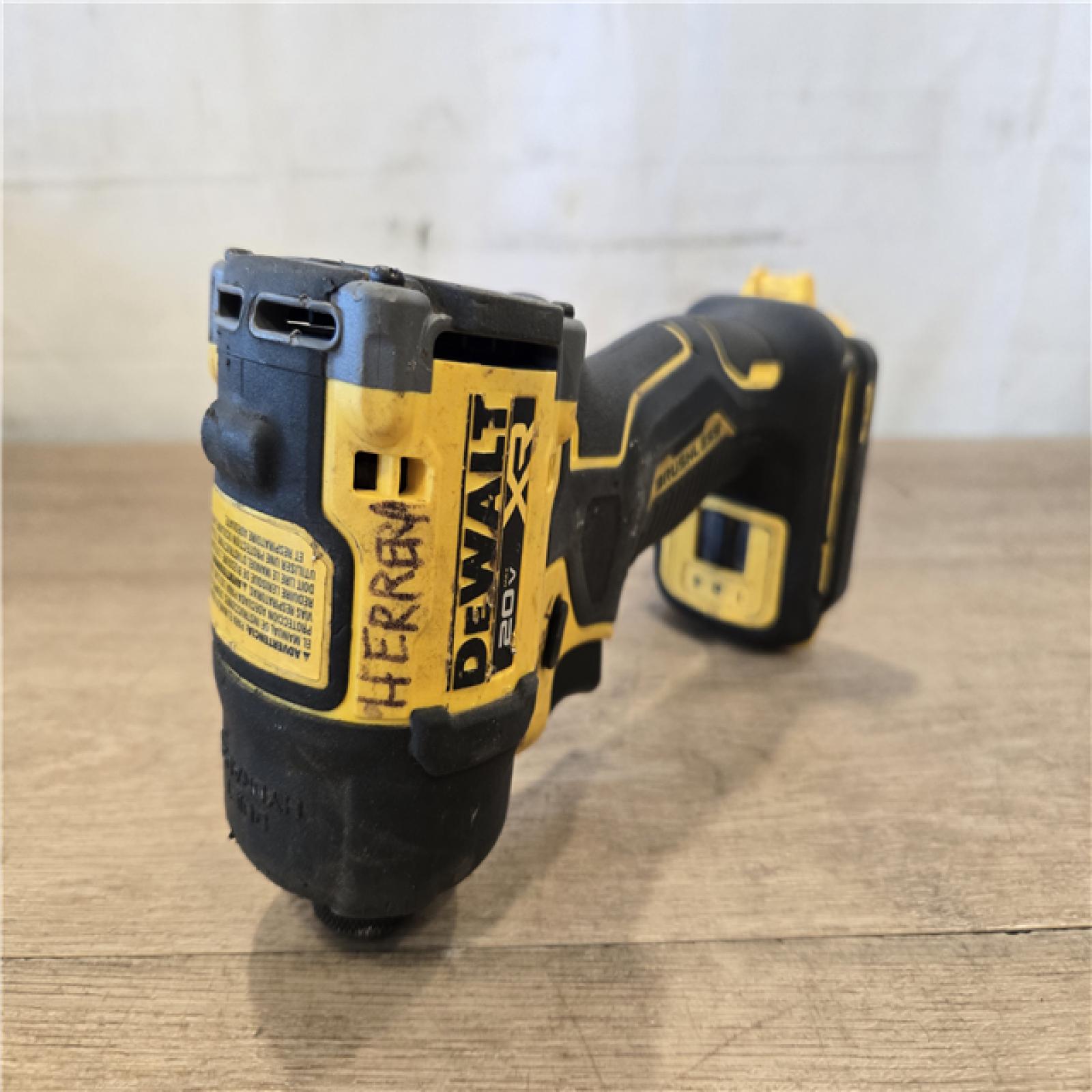 AS-IS DEWALT 20V XR Cordless 1/4 in. Quiet Hydraulic Impact Driver (Tool-Only)