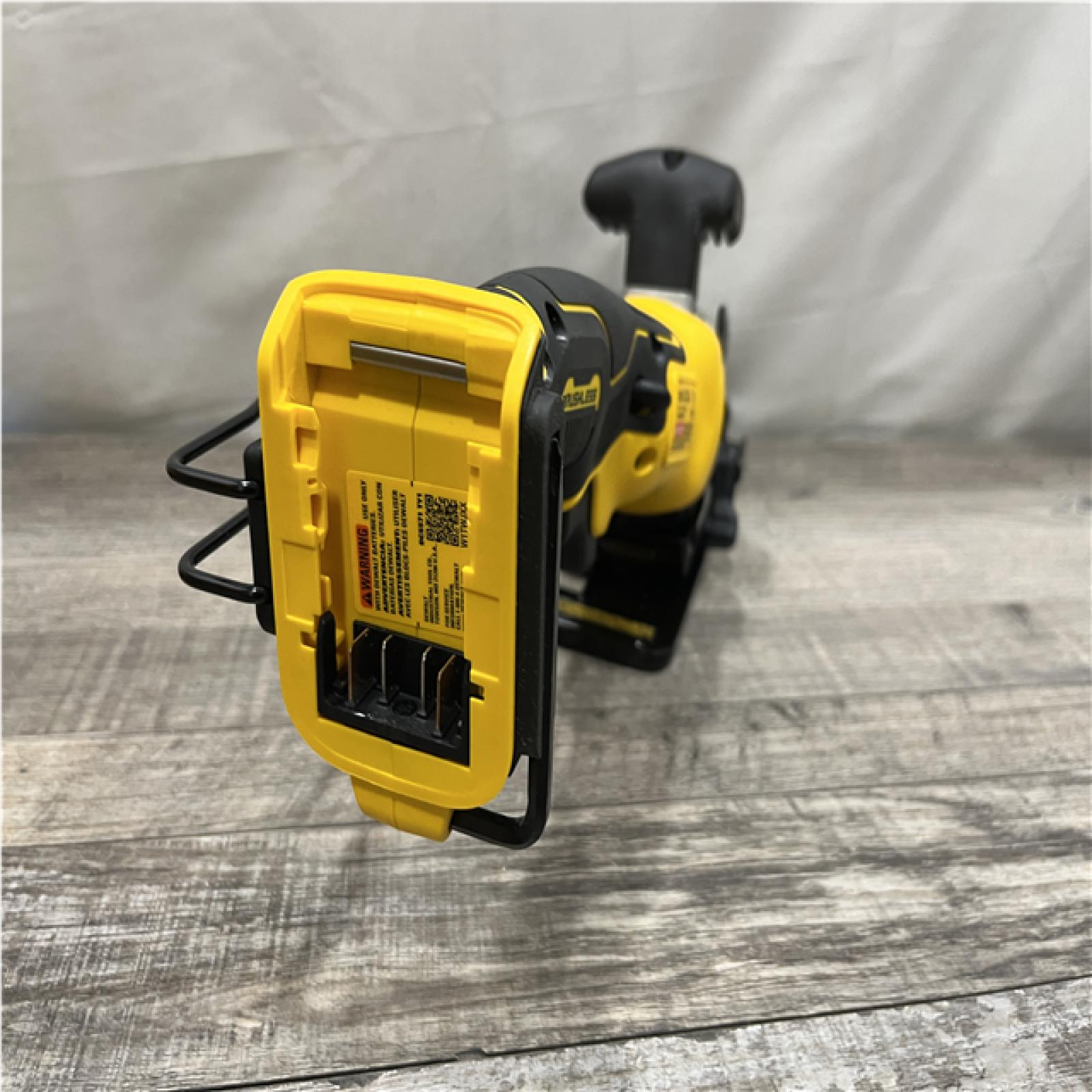 AS-IS DEWALT ATOMIC 20V MAX Cordless Brushless 4-1/2 in. Circular Saw (Tool Only)
