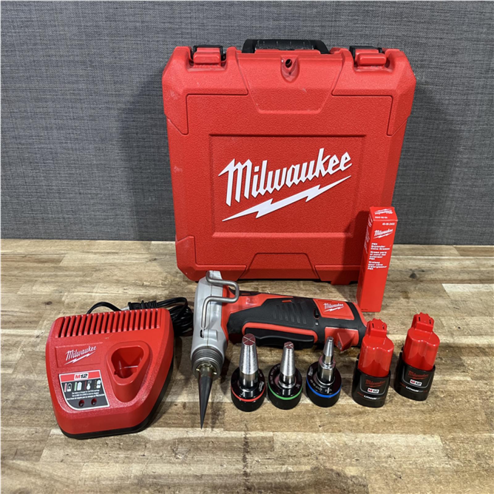 Houston Location AS-IS Milwaukee Cordless PEX Expansion Tool Kit