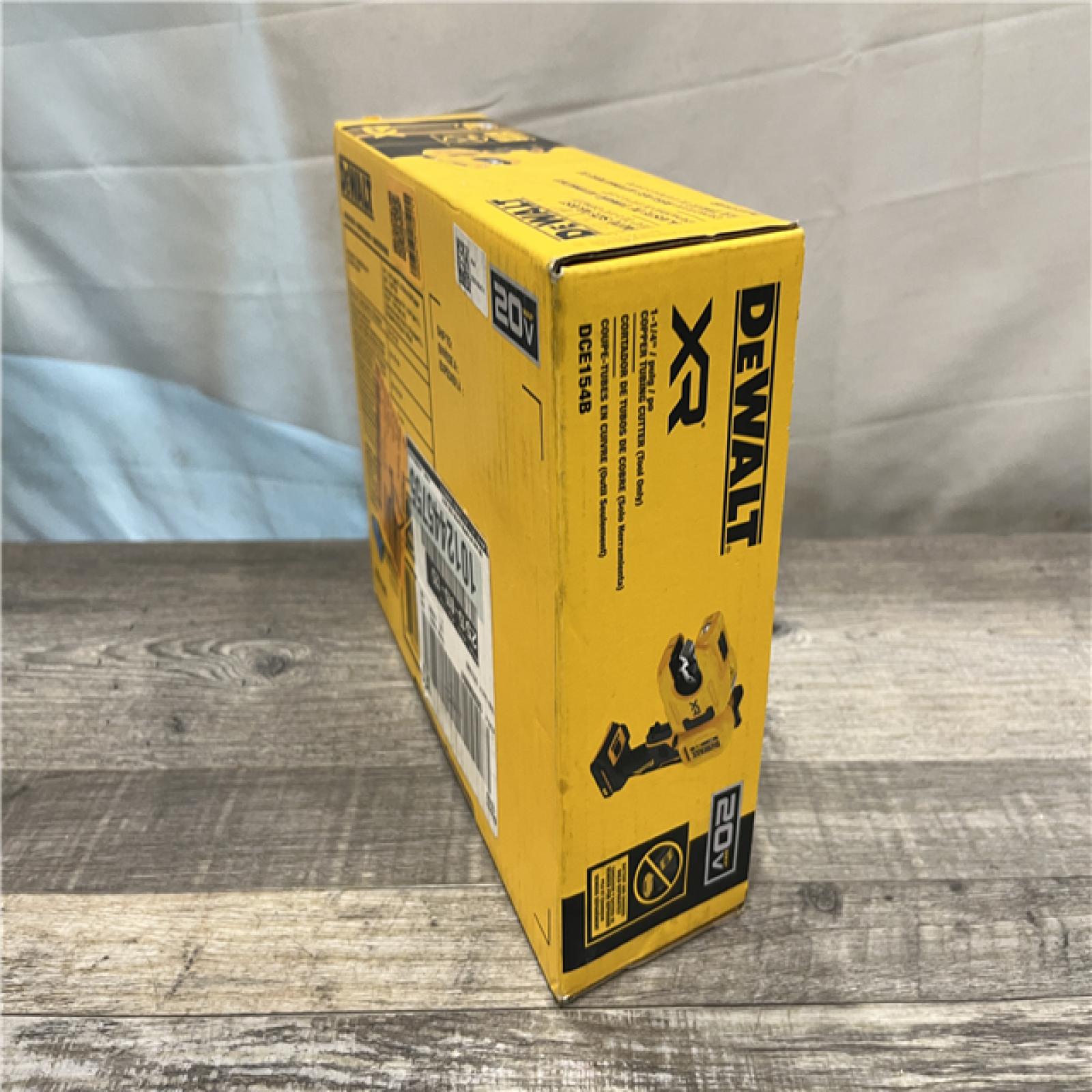 NEW - DEWALT 20-Volt MAX XR Copper Cutter (Tool Only)