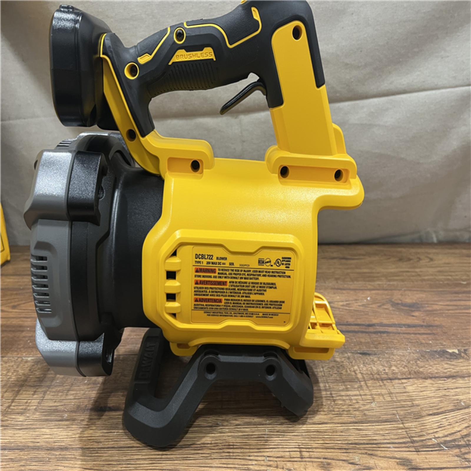 AS-IS DEWALT 20V MAX* XR Brushless Cordless Handheld Blower Kit