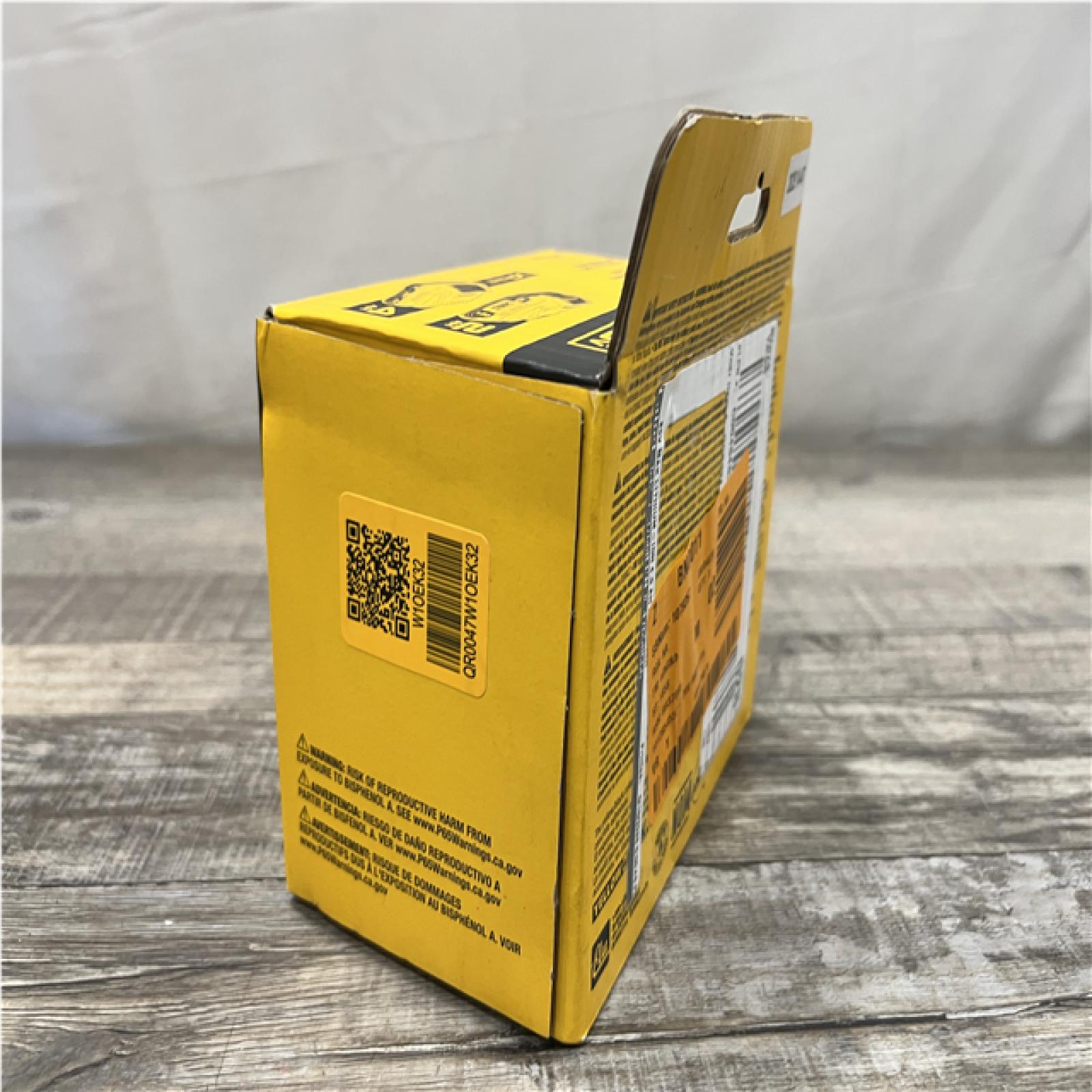 NEW - DEWALT 20V MAX Lithium-Ion 4.0 Ah and 2.0Ah Battery Packs (2-Pack)