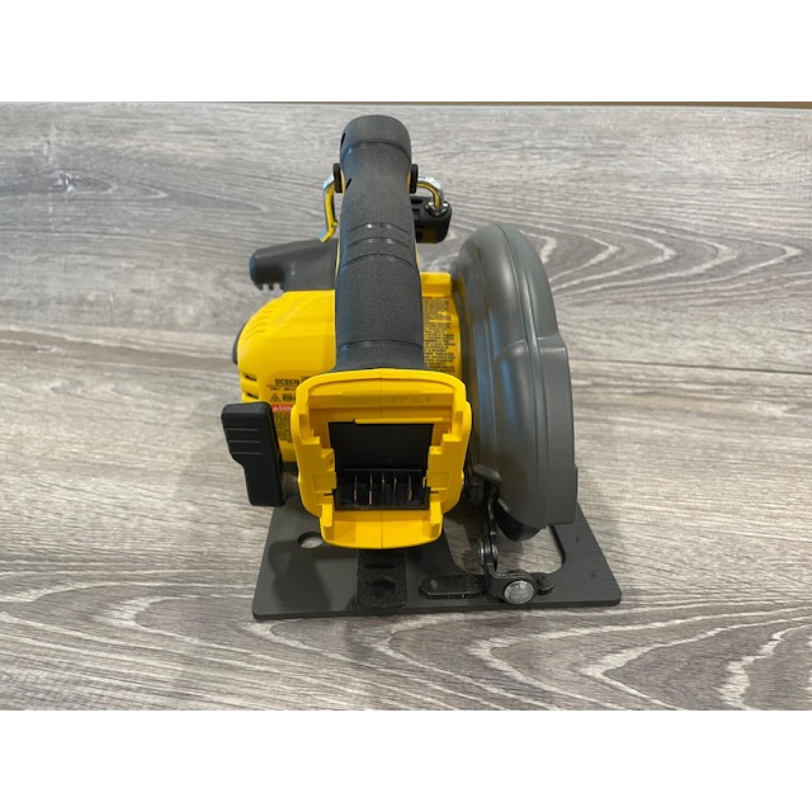 AS-IS DEWALT FLEXVOLT 60V MAX Cordless Brushless 7-1/4 in. Circular Saw with Brake (Tool Only)