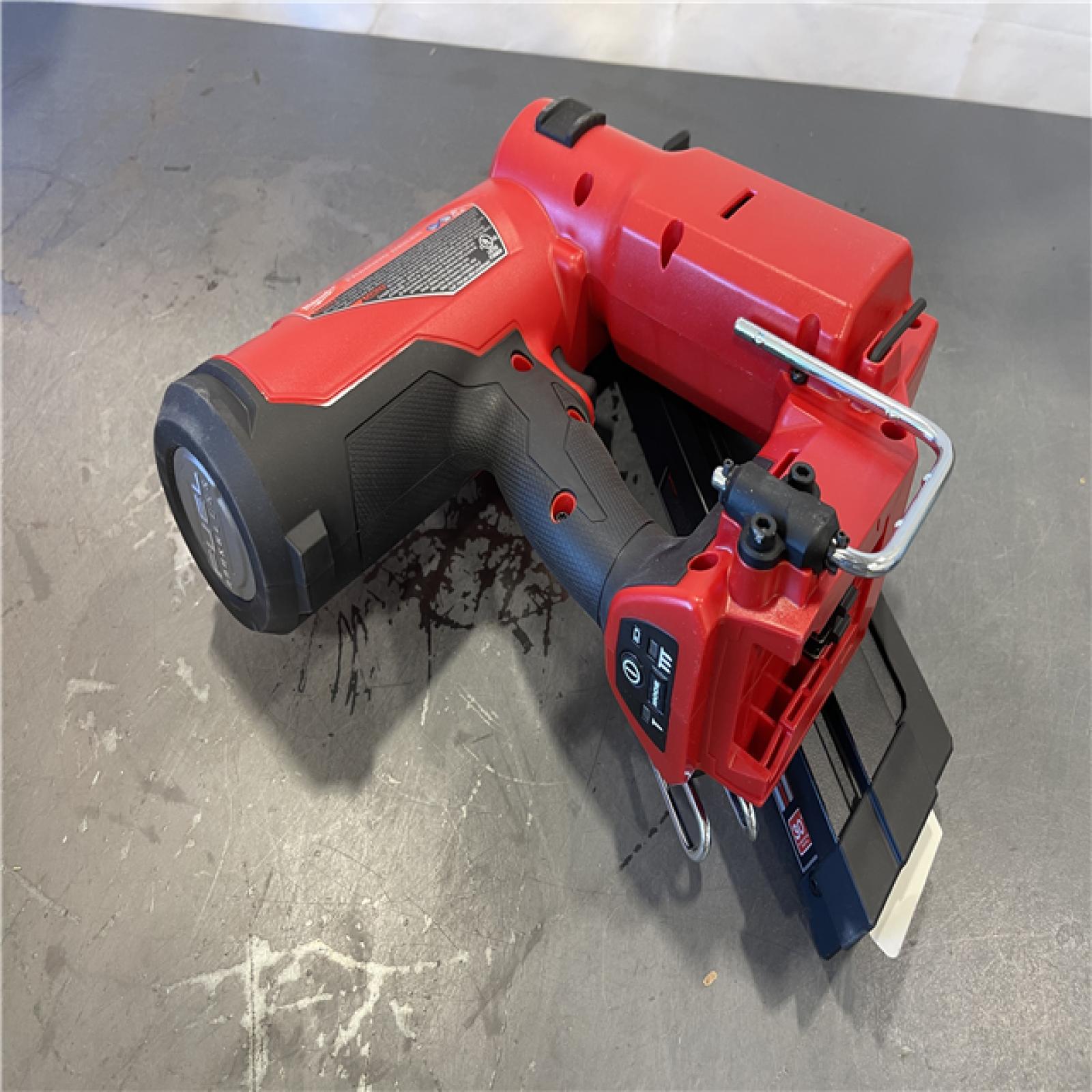 AS-IS - Milwaukee M18 FUEL 3-1/2 in. 18-Volt 30-Degree Lithium-Ion Brushless Cordless Framing Nailer