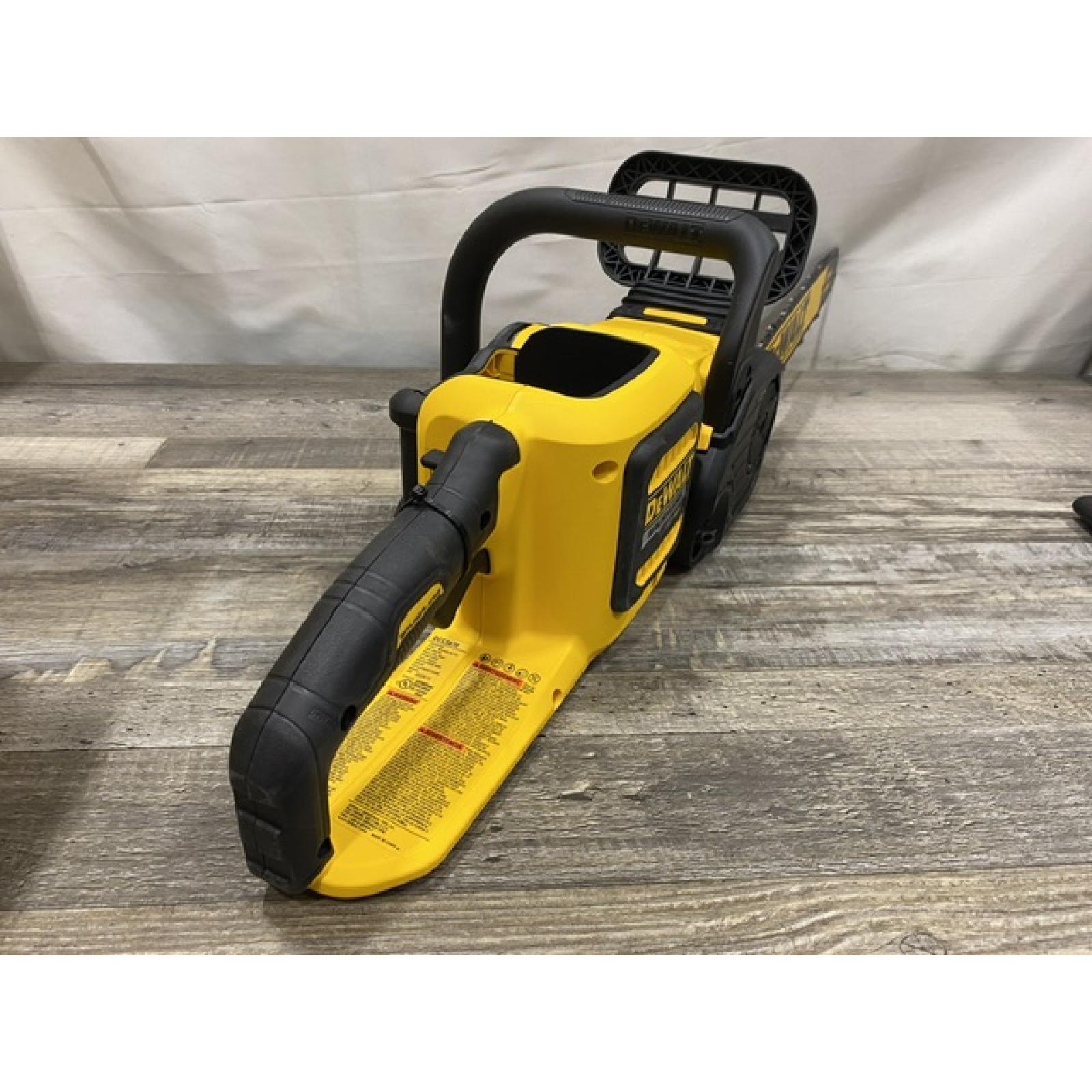 AS-IS DEWALT 60V MAX FLEXVOLT Lithium-Ion Brushless Cordless 16 Chainsaw Kit