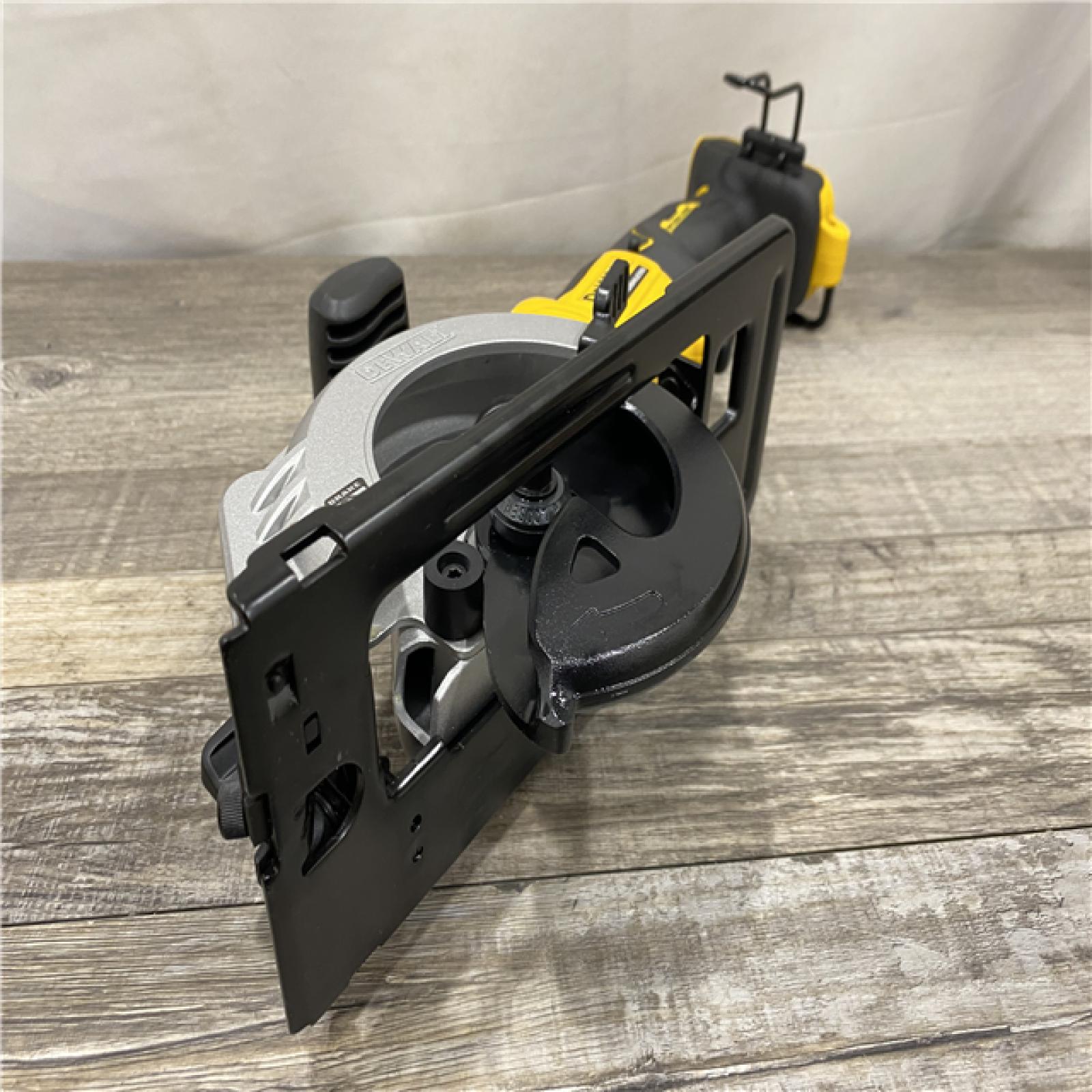 AS-IS DEWALT ATOMIC 20V MAX Cordless Brushless 4-1/2 in. Circular Saw (Tool Only)