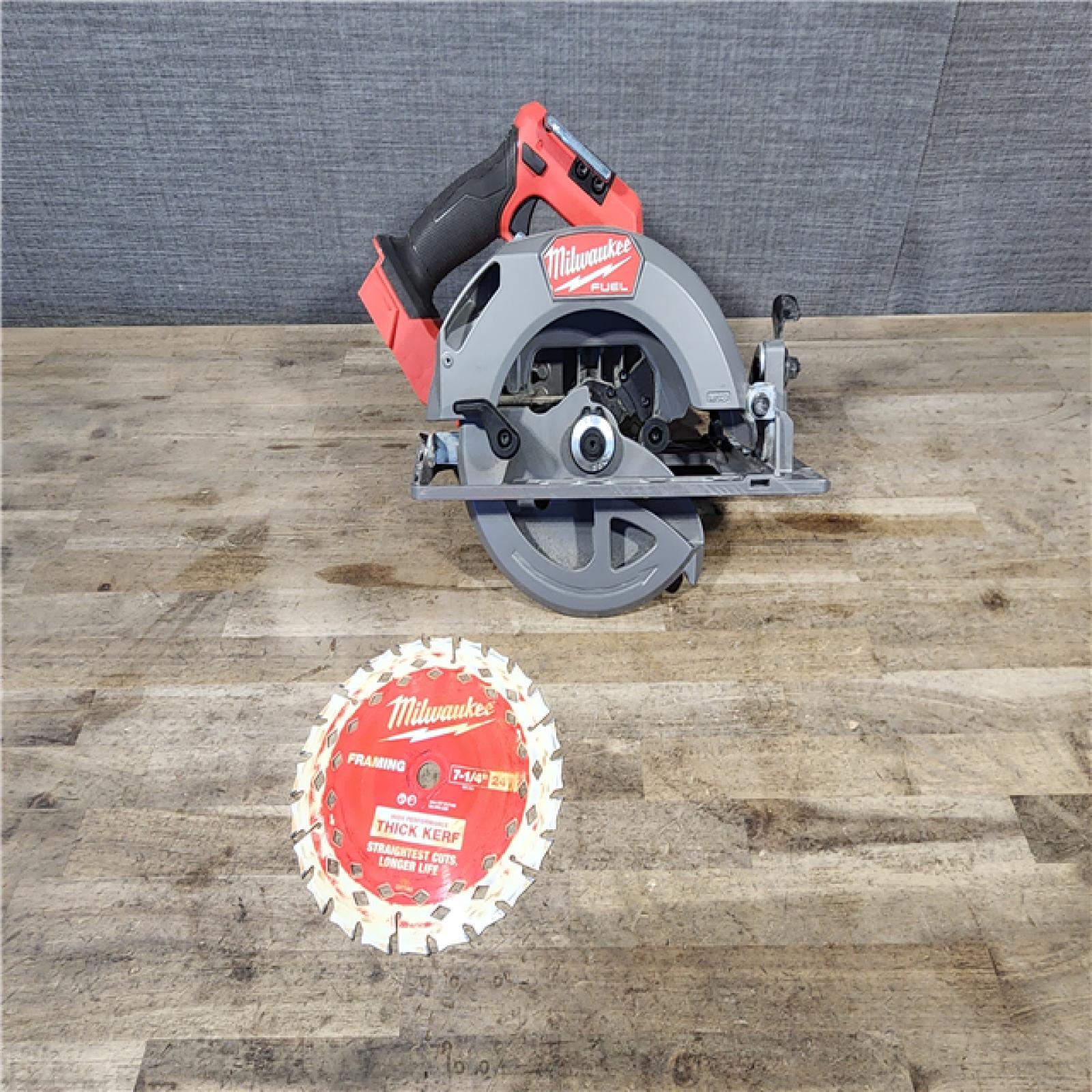 HOUSTON LOCATION - AS-IS Milwaukee M18 FUEL 7-1/4 Inch Circular Saw (Bare Tool)