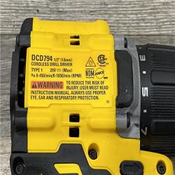 AS-IS DEWALT ATOMIC 20-Volt MAX Lithium-Ion Cordless Combo Kit