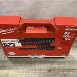 NEW - Milwaukee SHOCKWAVE 3/8 in. Drive SAE and Metric 6 Point Impact Socket Set (43-Piece)