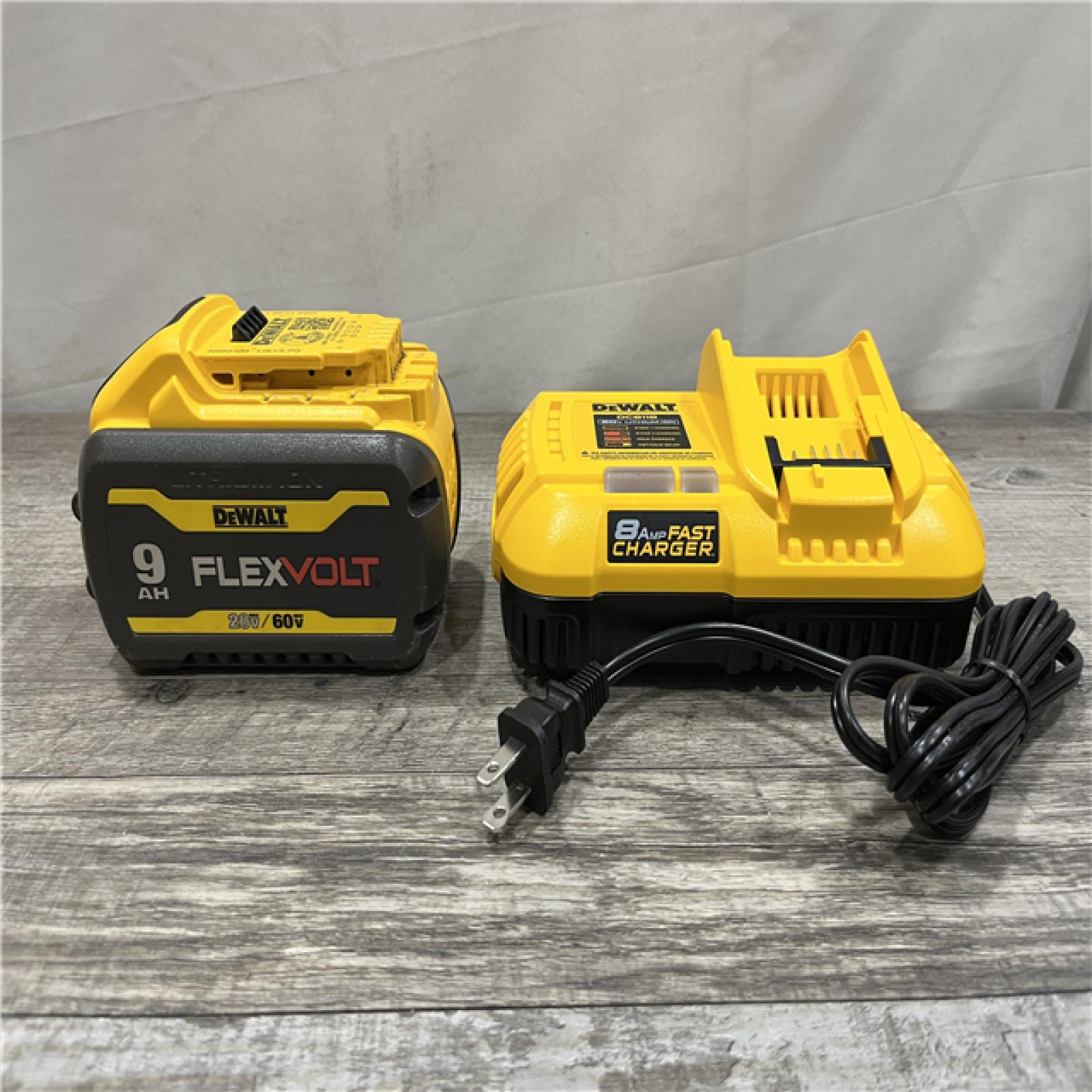 AS-IS DEWALT 20V/60V MAX FLEXVOLT Lithium-Ion 9.0Ah Battery and Charger Starter Kit