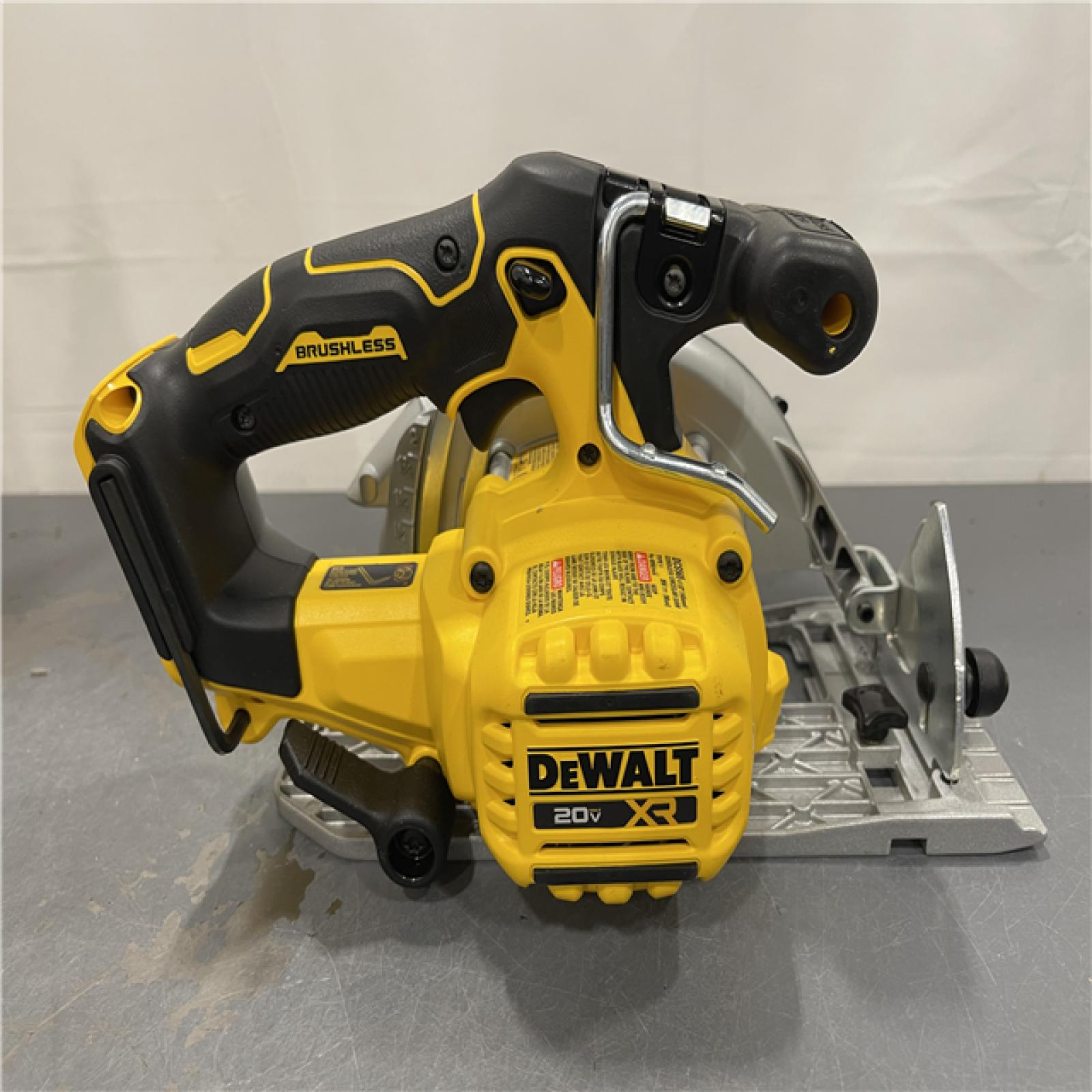 AS-IS - DeWALT 20V MAX Cordless Brushless 6-1/2 in. Sidewinder Style Circular Saw