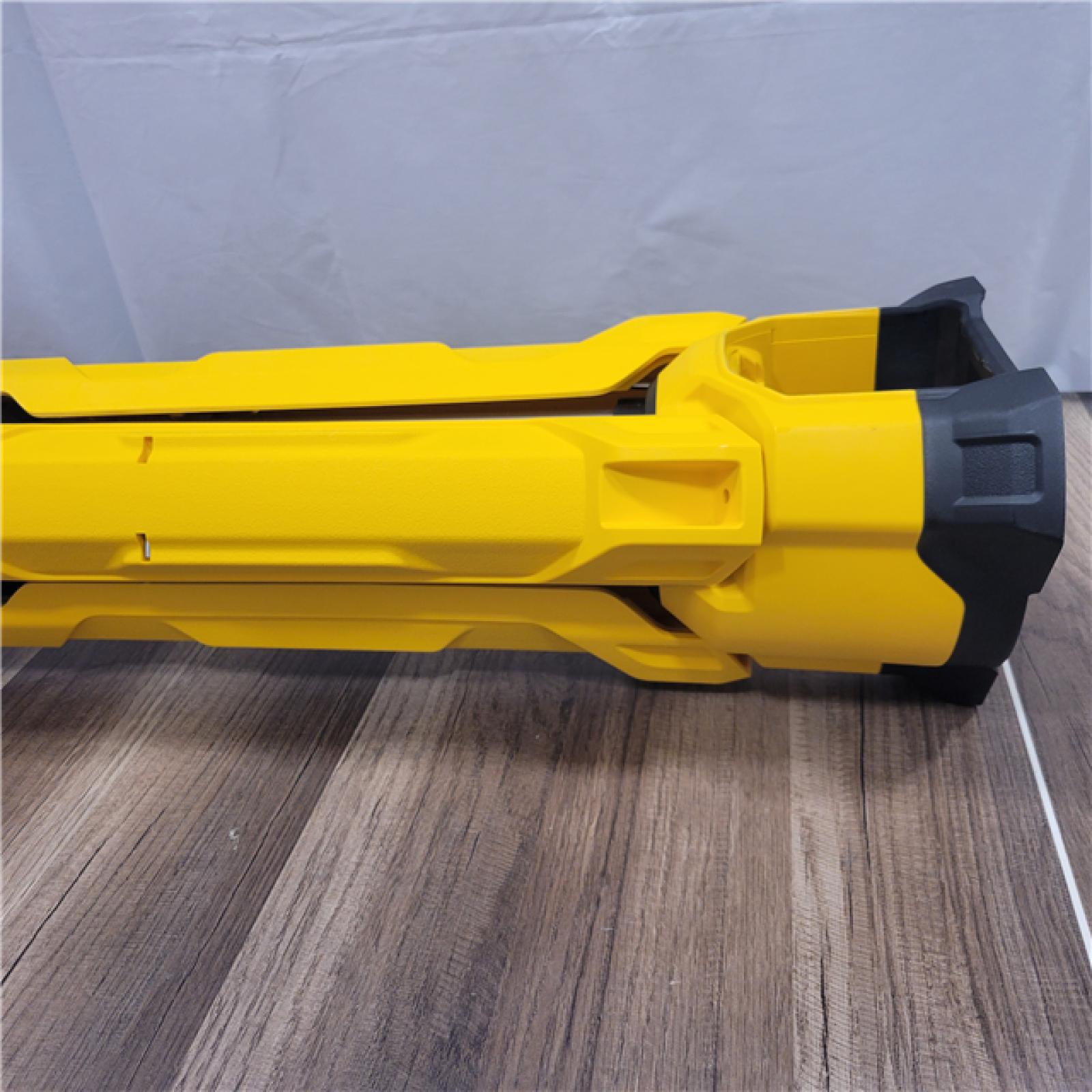 AS-IS DEWALT 20V MAX 3000 Lumens Tripod Jobsite Light (Tool-Only)