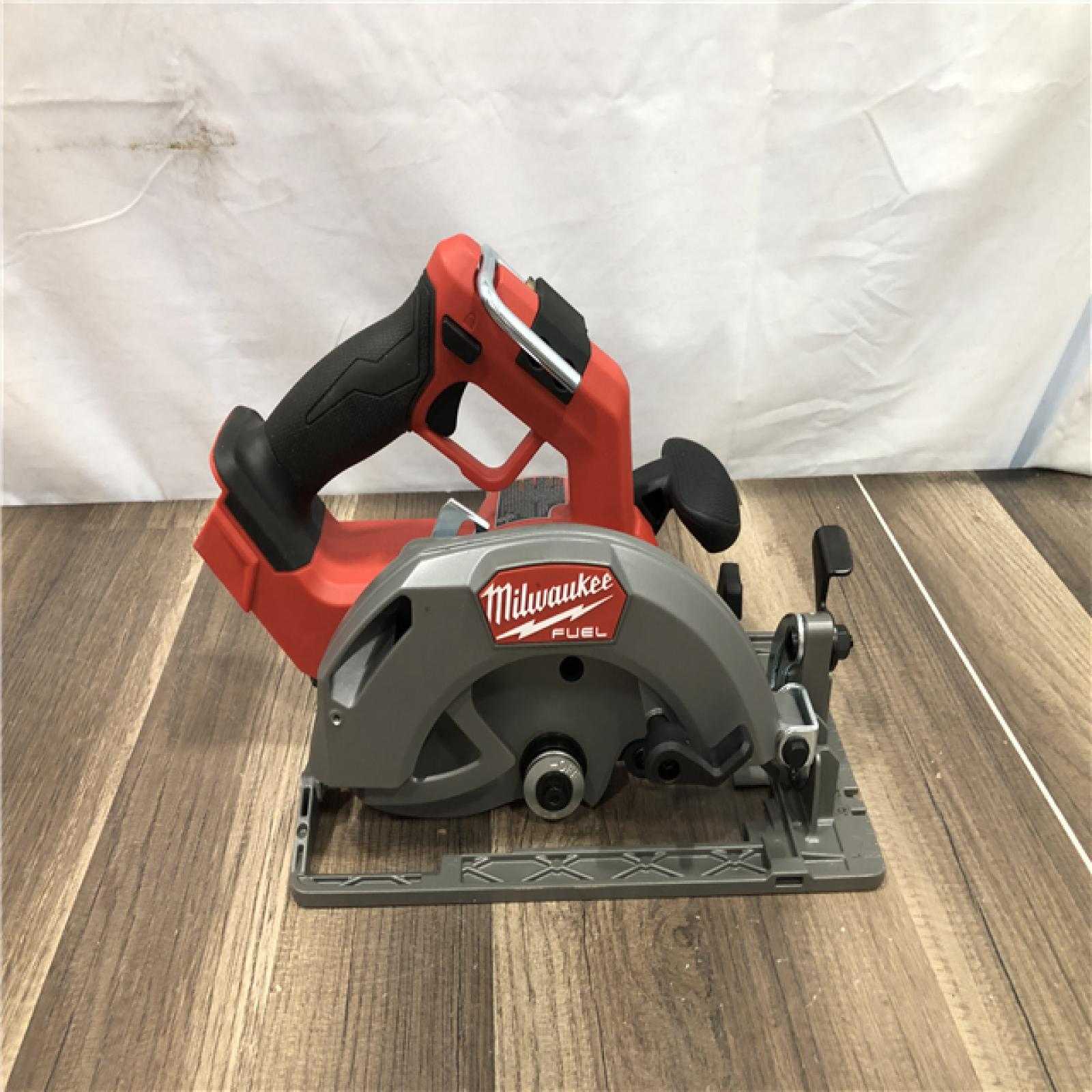AS-IS Milwaukee FUEL 18V Lithium-Ion Brushless Cordless 7-1/4 in. Circular Saw (Tool-Only)