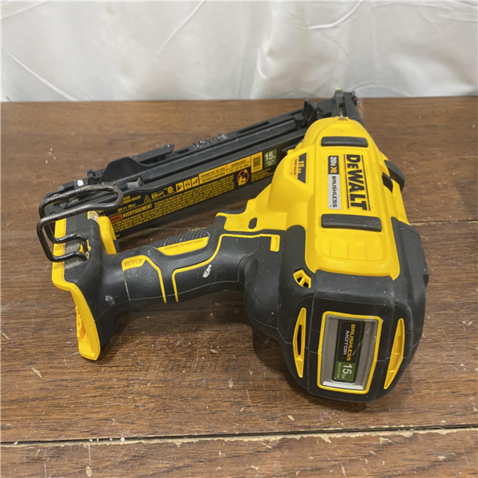 AS-IS DEWALT 20V MAX XR 15 Ga. Cordless 34 Deg Nailer 20 V