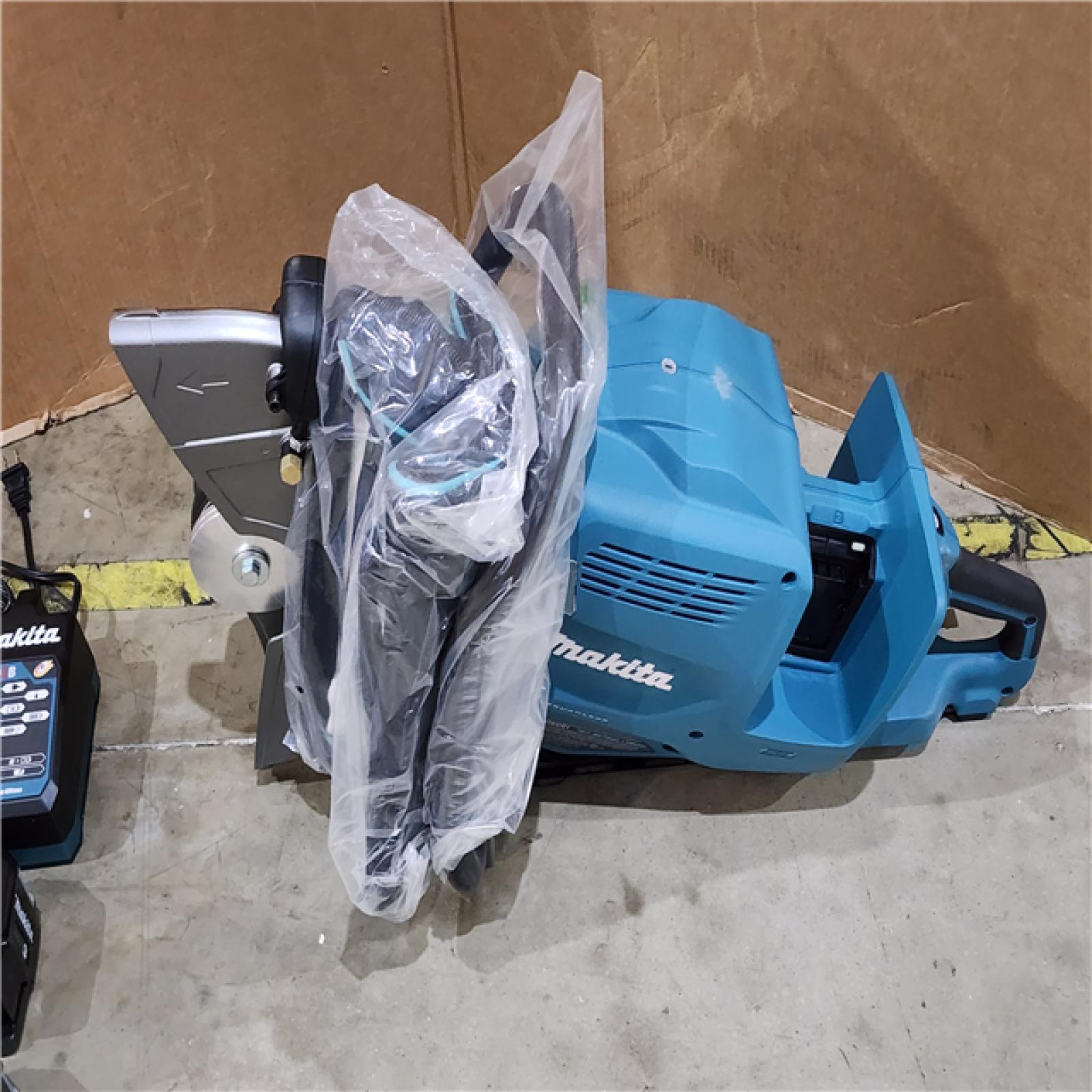 HOUSTON LOCATION - AS-IS (APPEARS LIKE NEW) MAKITA 80V Max (40V Max X2) XGT Brushless Cordless 14 in. Power Cutter Kit with 4 Batteries (8.0Ah)