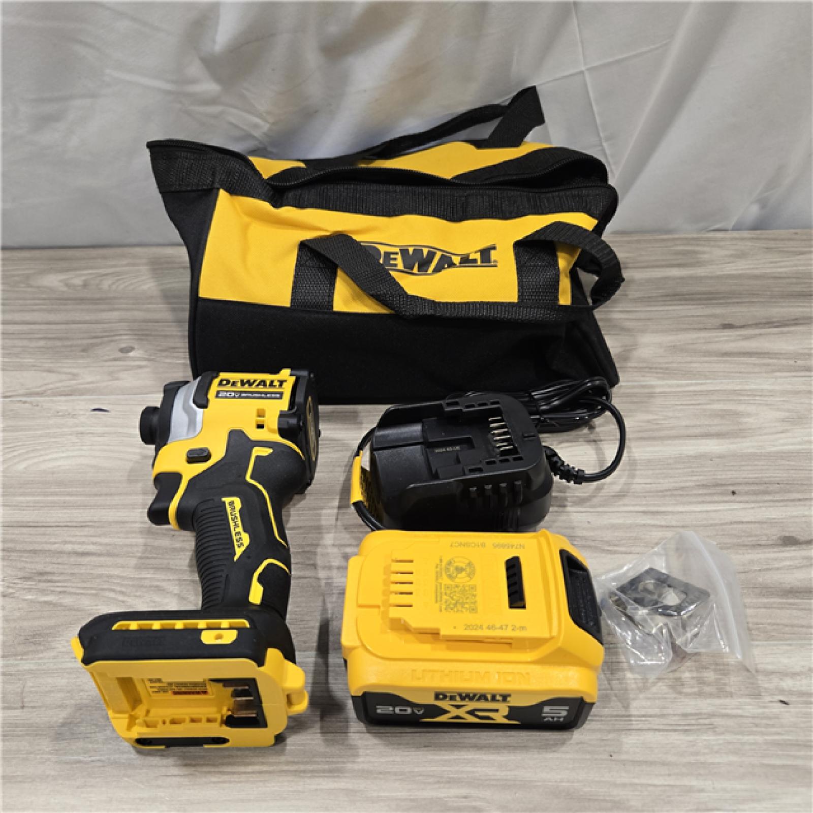 AS-IS DeWalt 20V MAX ATOMIC Cordless Impact Driver Kit