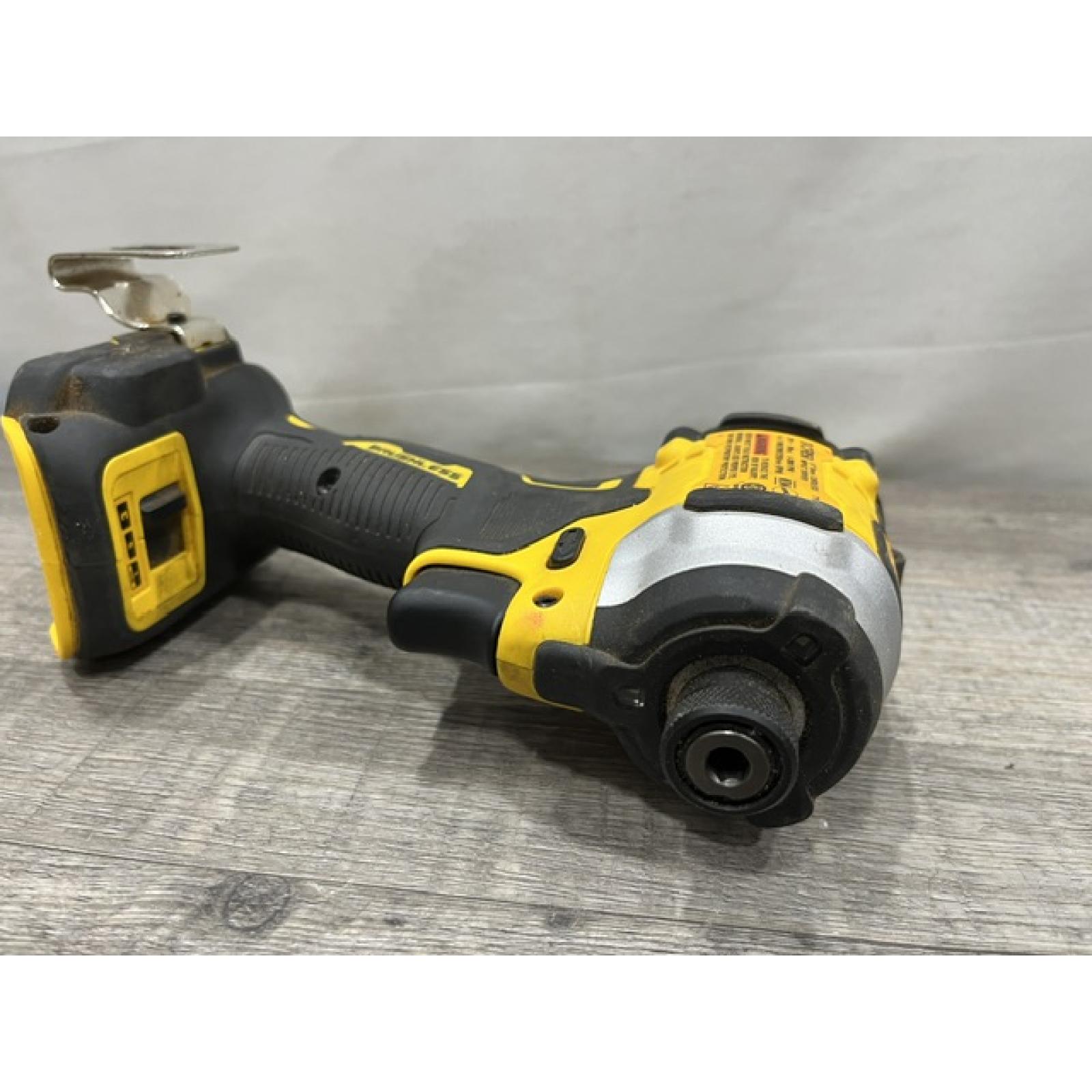 AS-IS DEWALT ATOMIC 20V MAX Lithium-Ion Cordless 1/4 in. Brushless Impact Driver Kit