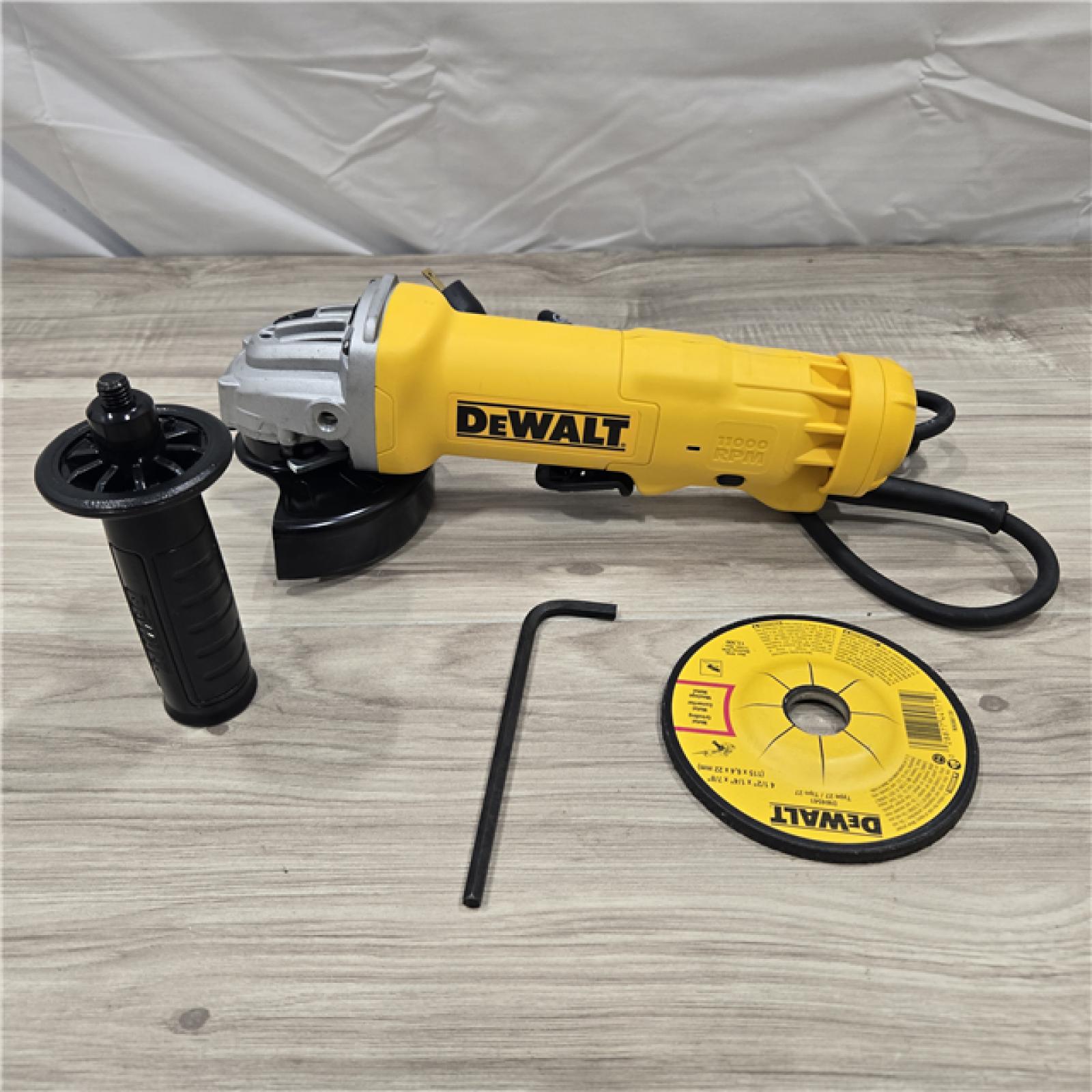 LIKE NEW! - DEWALT 11 Amp Corded 4.5 in. Small Angle Grinder