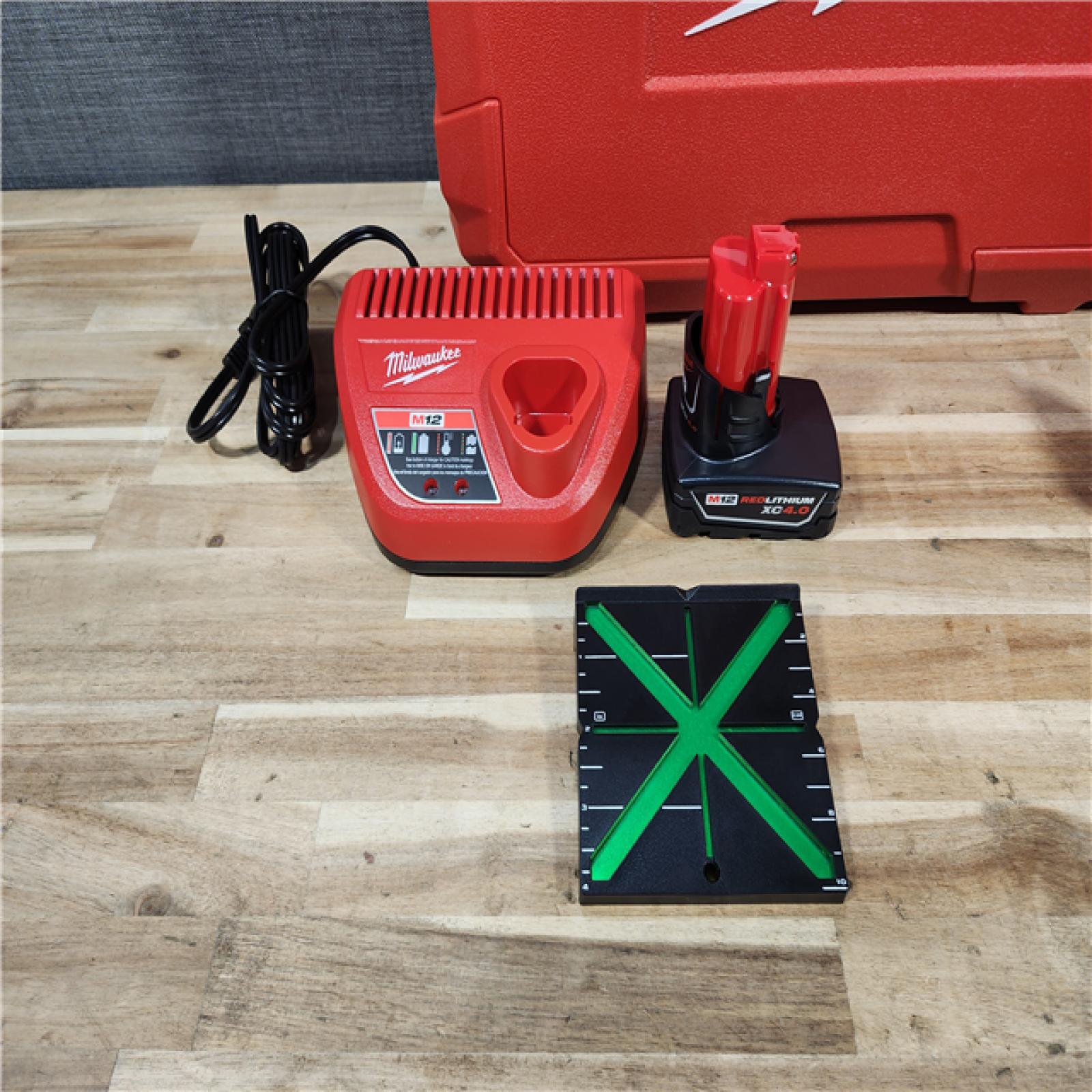 HOUSTON LOCATION - AS-IS (APPEARS LIKE NEW) M12 12-Volt Lithium-Ion Cordless Green 360-Degree Single Plane Laser Level Kit