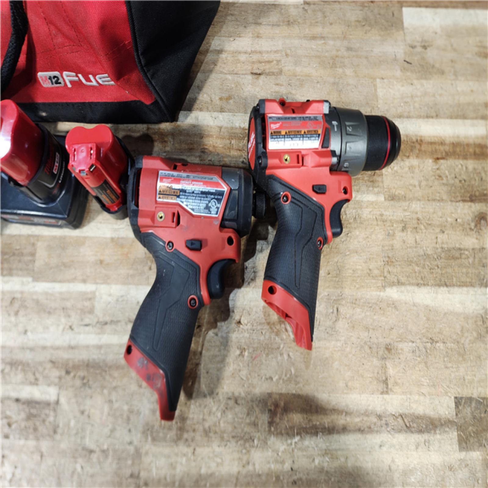 HOUSTON LOCATION - AS - IS Milwaukee 2 Tool Combo Kit W/ (2) Battery & Charger
