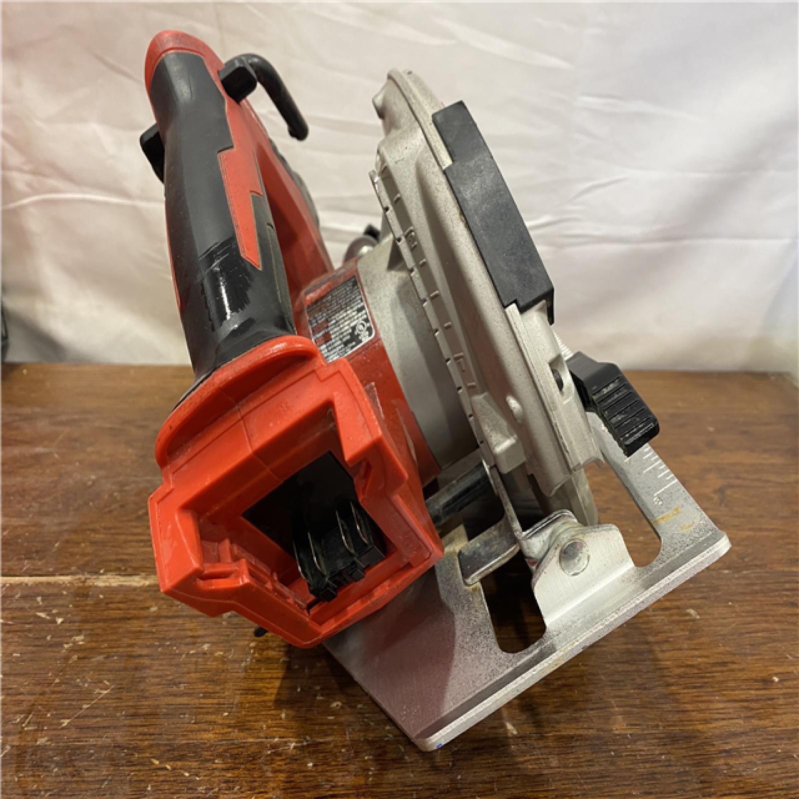 AS-IS Milwaukee Tools M18 FUEL 7-1/4 Circular Saw (Tool Only) 2834-20