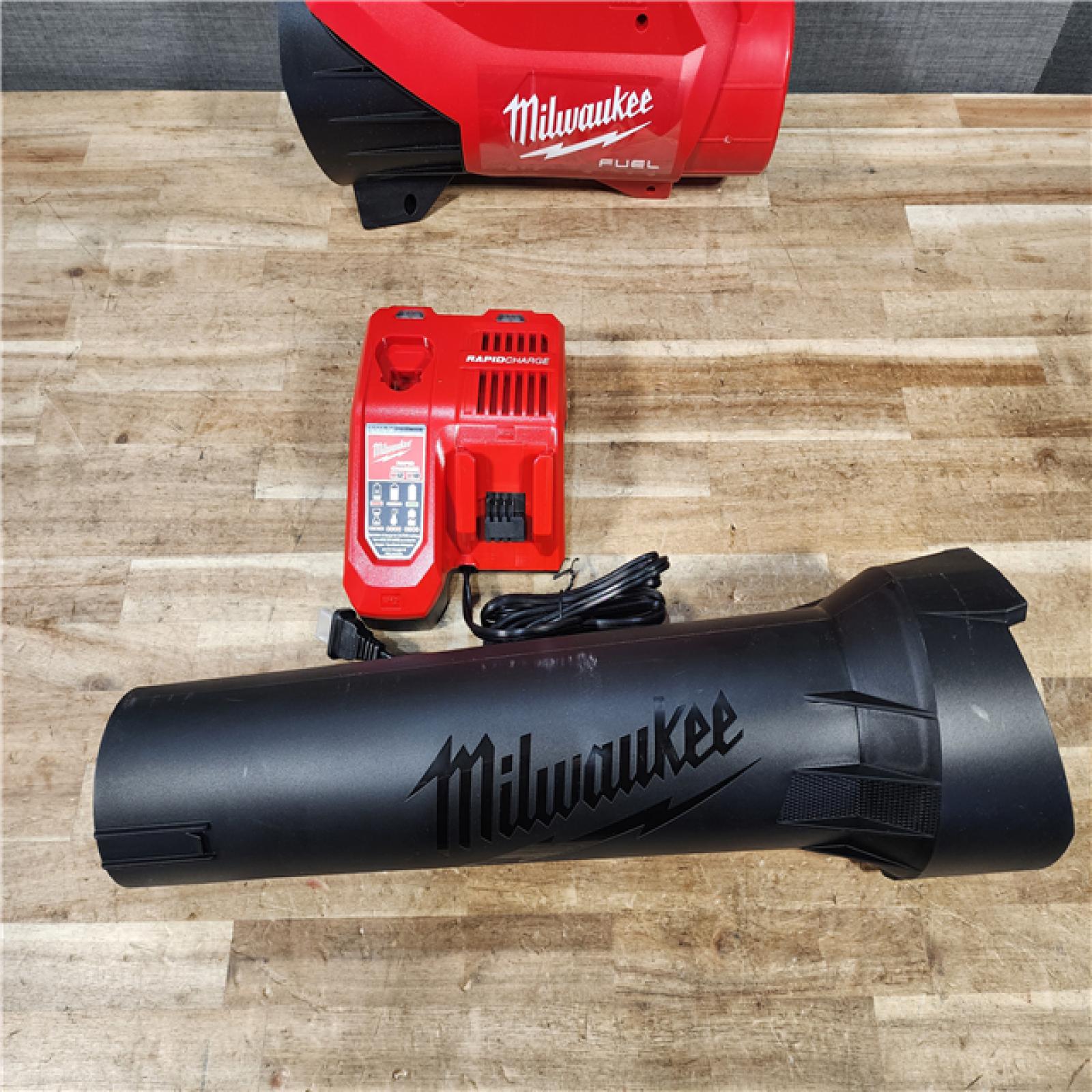 HOUSTON LOCATION - AS - IS Milwaukee FUEL 120 MPH 500 CFM 18V Brushless Cordless Battery Powered Leaf Blower Kit (NO BATTERY)