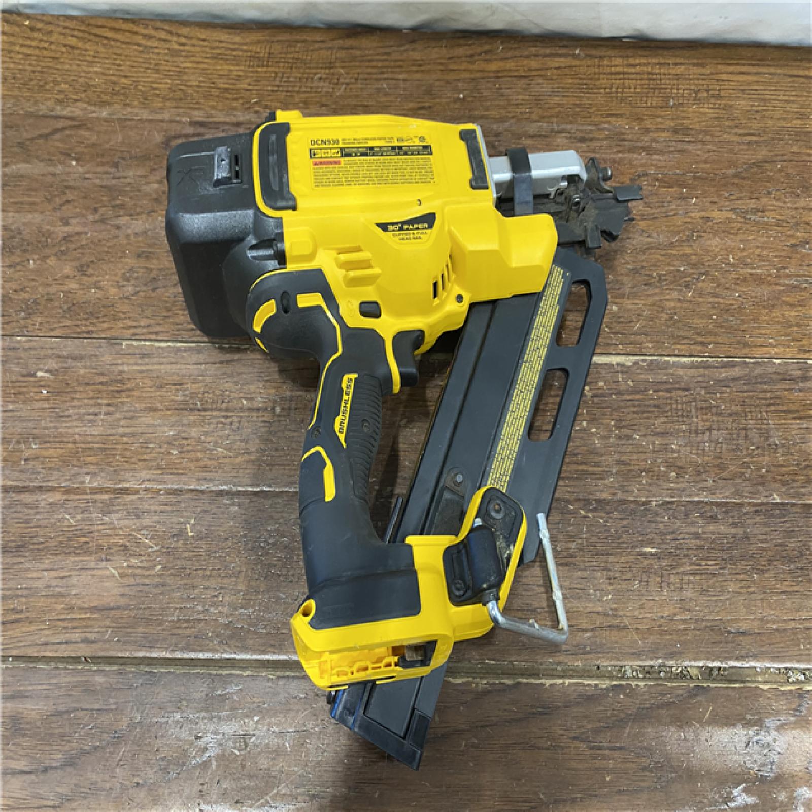 AS-IS DEWAS-IS20-Volt 30Â° Cordless Framing Nailer (Tool-Only)