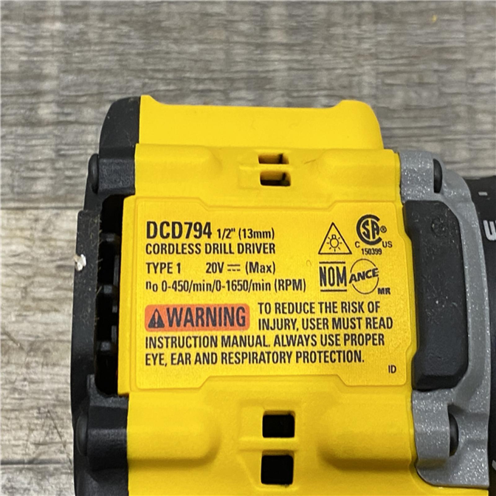 AS-IS DEWALT Atomic 20V Lithium-Ion Cordless Compact 1/2 in. Drill/Driver Kit