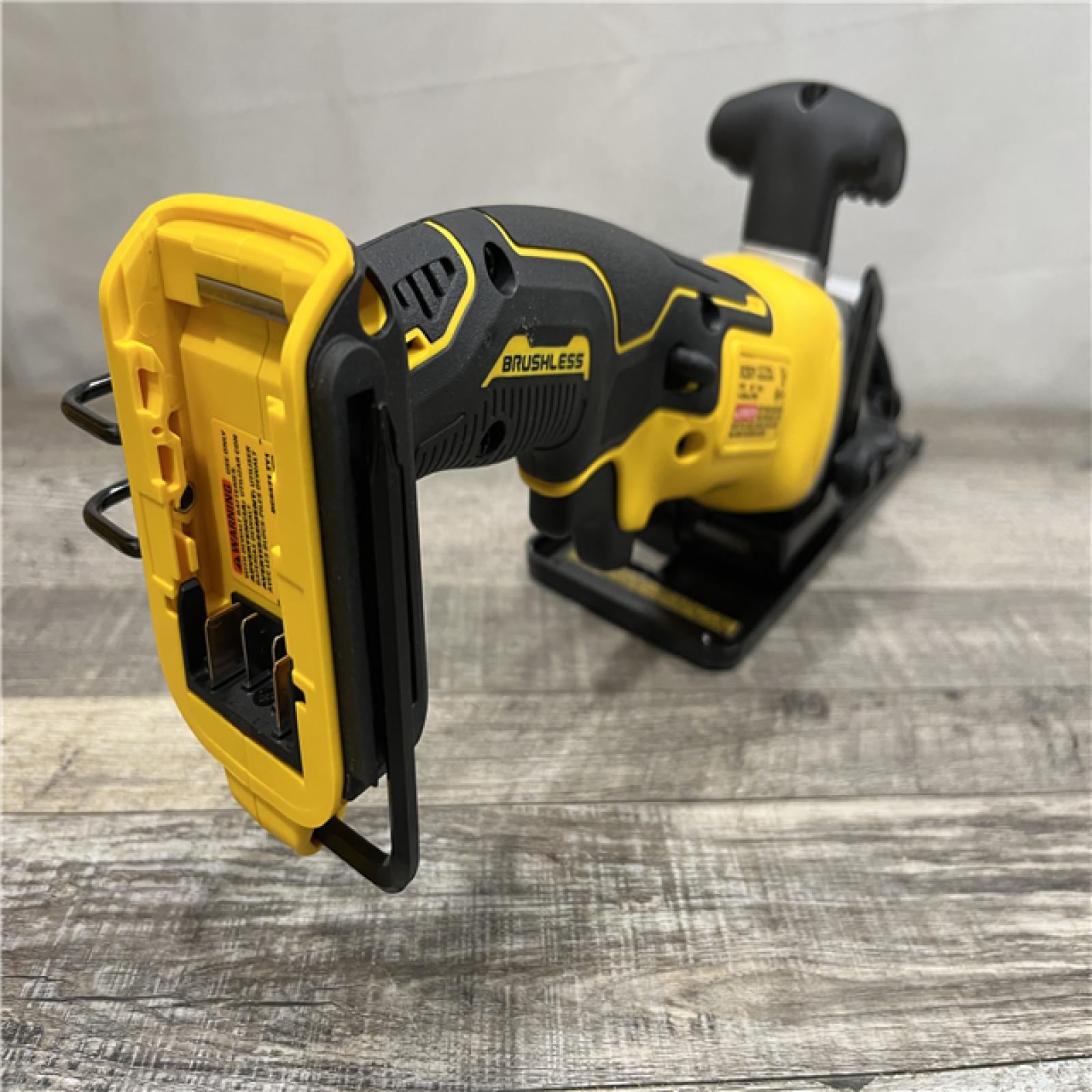 AS-IS DEWALT ATOMIC 20V MAX Cordless Brushless 4-1/2 in. Circular Saw (Tool Only)