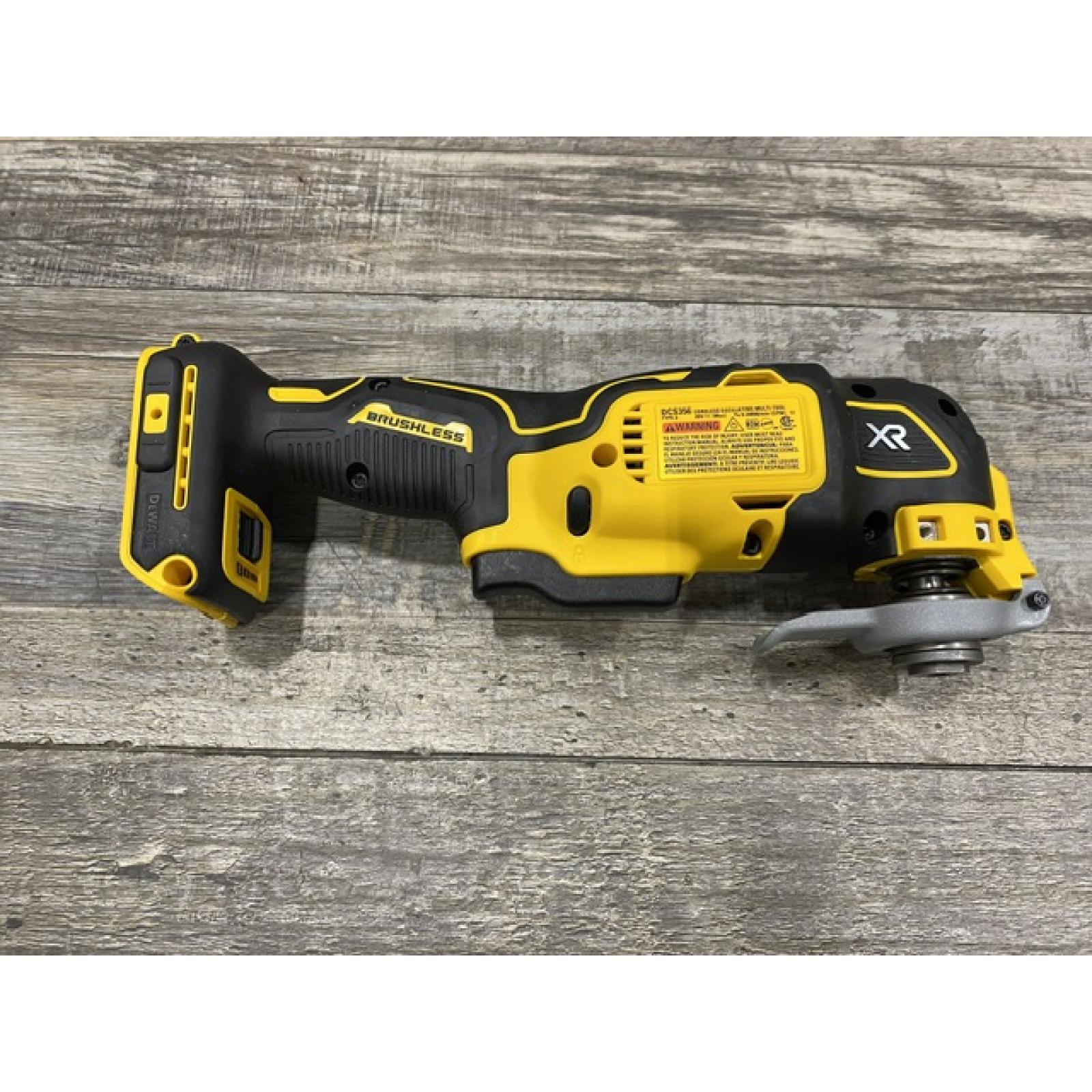 AS-IS DEWALT 20V MAX XR Cordless Brushless 3-Speed Oscillating Multi Tool Kit