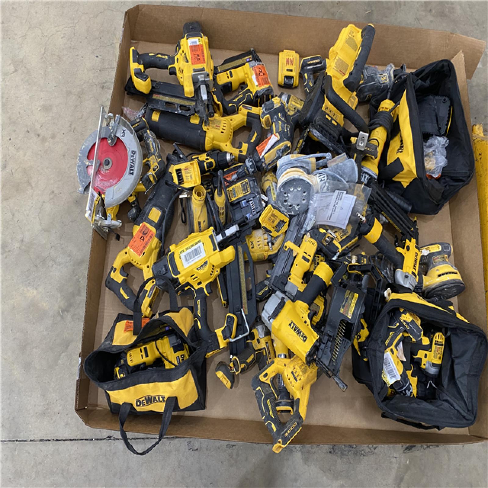 Houston Location AS IS - Tool Pallet