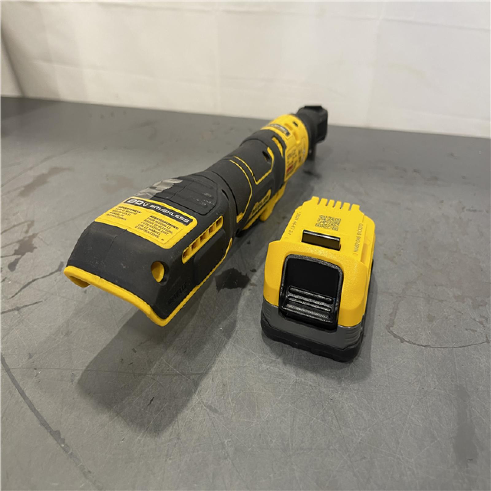 AS-IS - DeWalt ATOMIC 20V MAX Lithium-Ion 1/2 in. Cordless Ratchet Kit