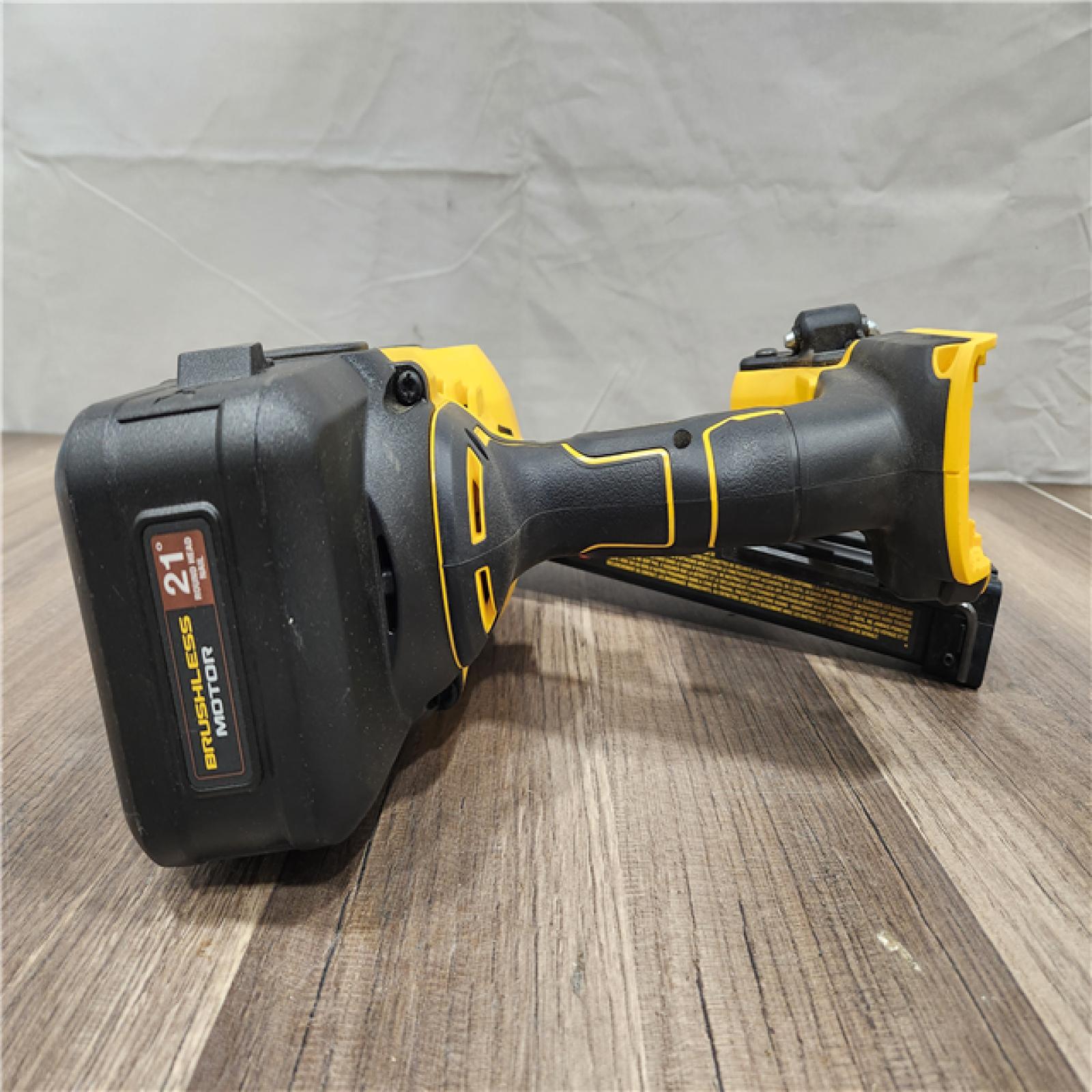 AS-IS- DEWALT 20-Volt 21° Cordless Framing Nailer (Tool-Only)