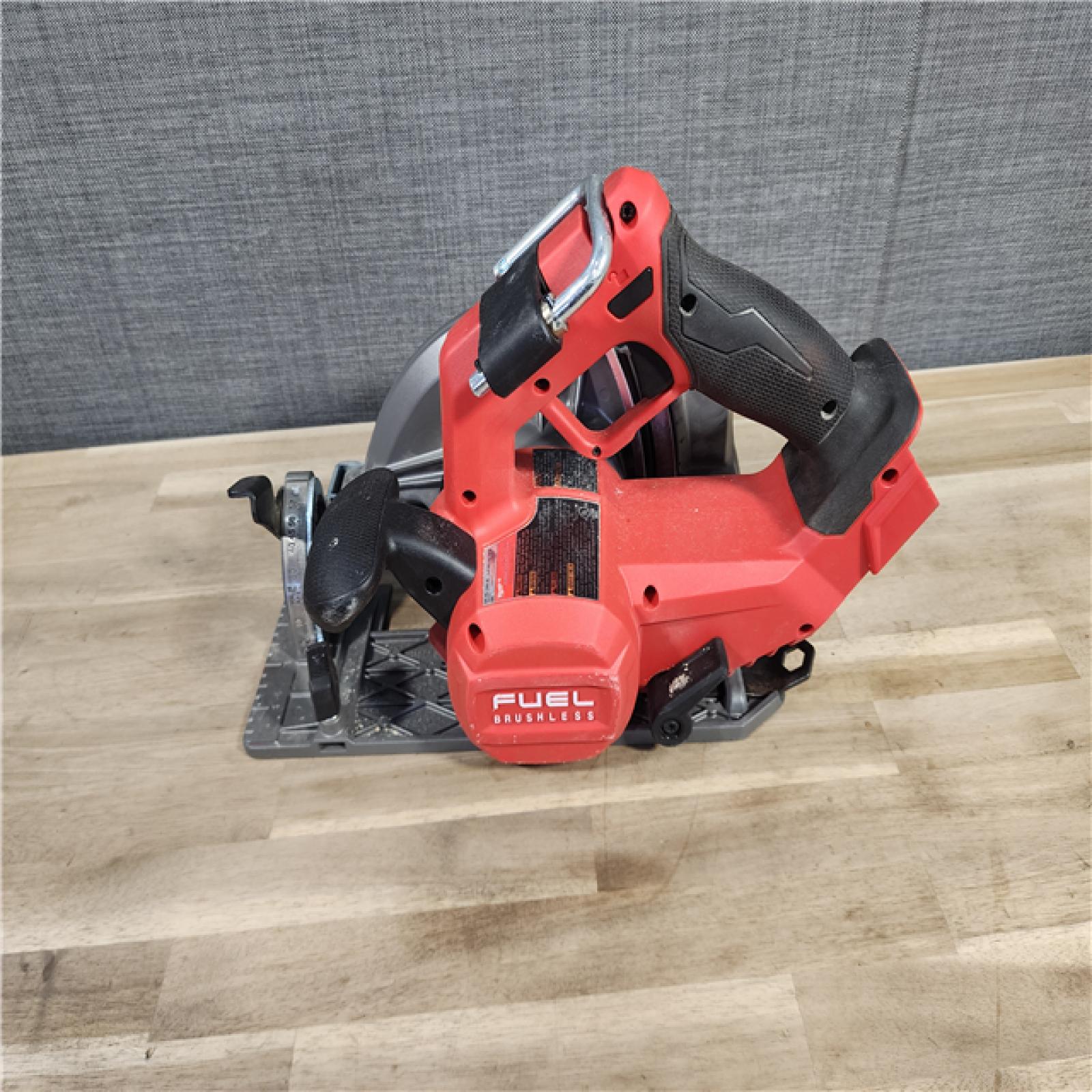 HOUSTON LOCATION - AS-IS Milwaukee Tools M18 FUEL 7-1/4 Circular Saw (Tool Only) 2834-20