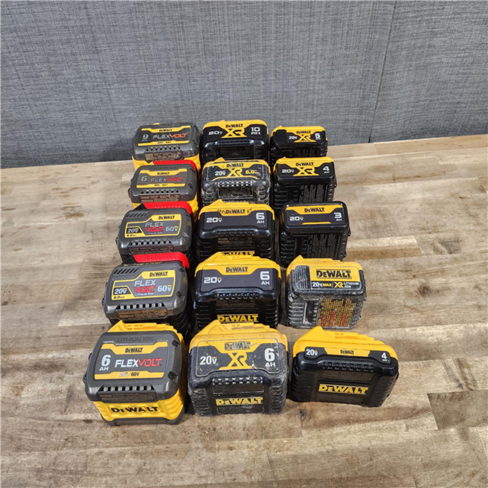 HOUSTON LOCATION - AS-IS DEWALT BATTERY PACK QTY - 15