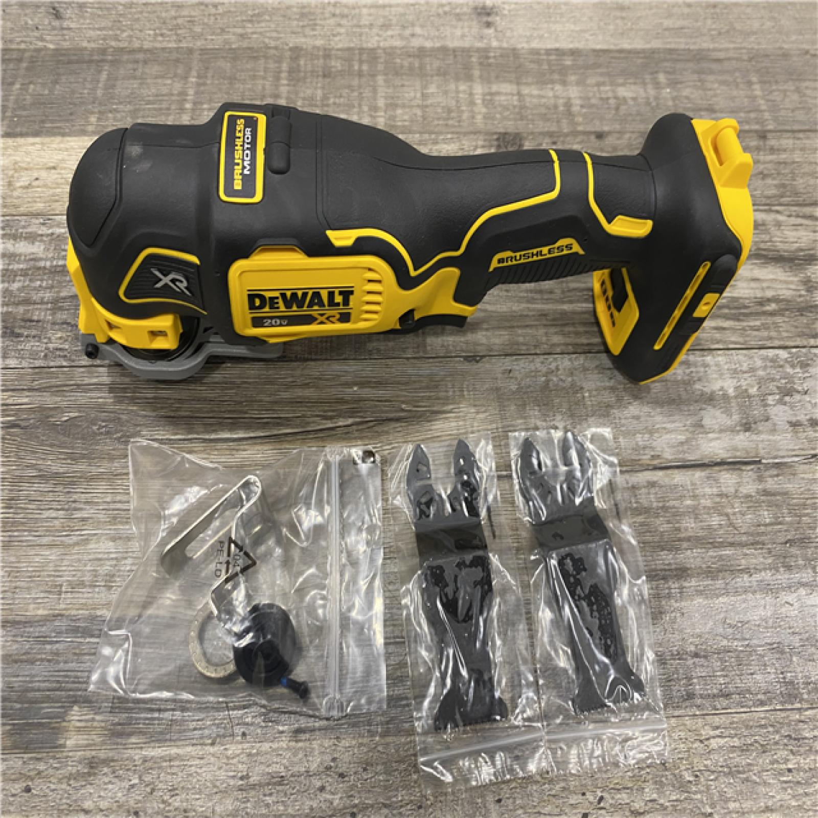 AS-IS DEWALT 20-Volt MAX XR Cordless 3-speed Brushless Oscillating Multi-Tool (Tool-Only)