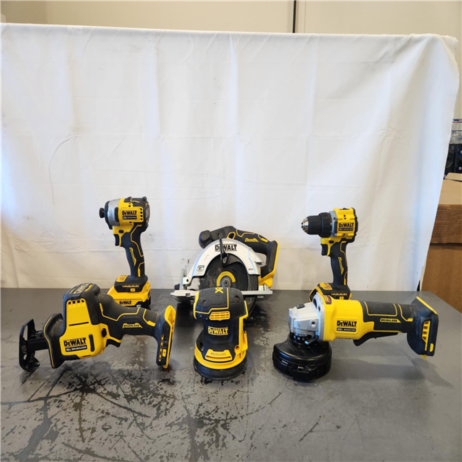 AS-IS- DEWALT 20V Lithium-Ion Cordless 6-Tool Combo Kit with 5.0 Ah and 2.0 Ah Batteries  Charger and Tough System 2.0 Rolling Toolbox
