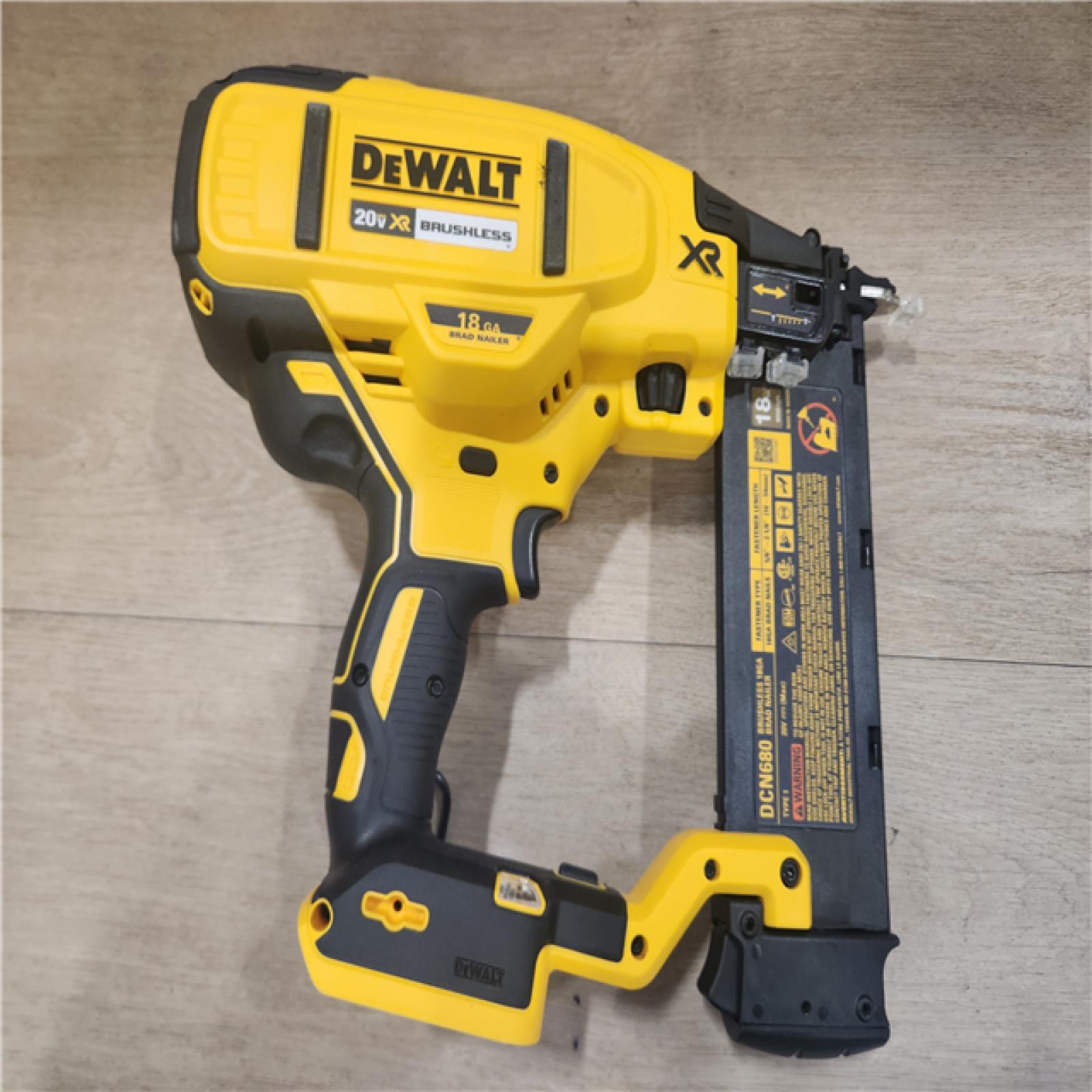 AS-IS- DeWalt 20V MAX XR Lithium-Ion Cordless 18-Gauge Brad Nailer (Tool Only)