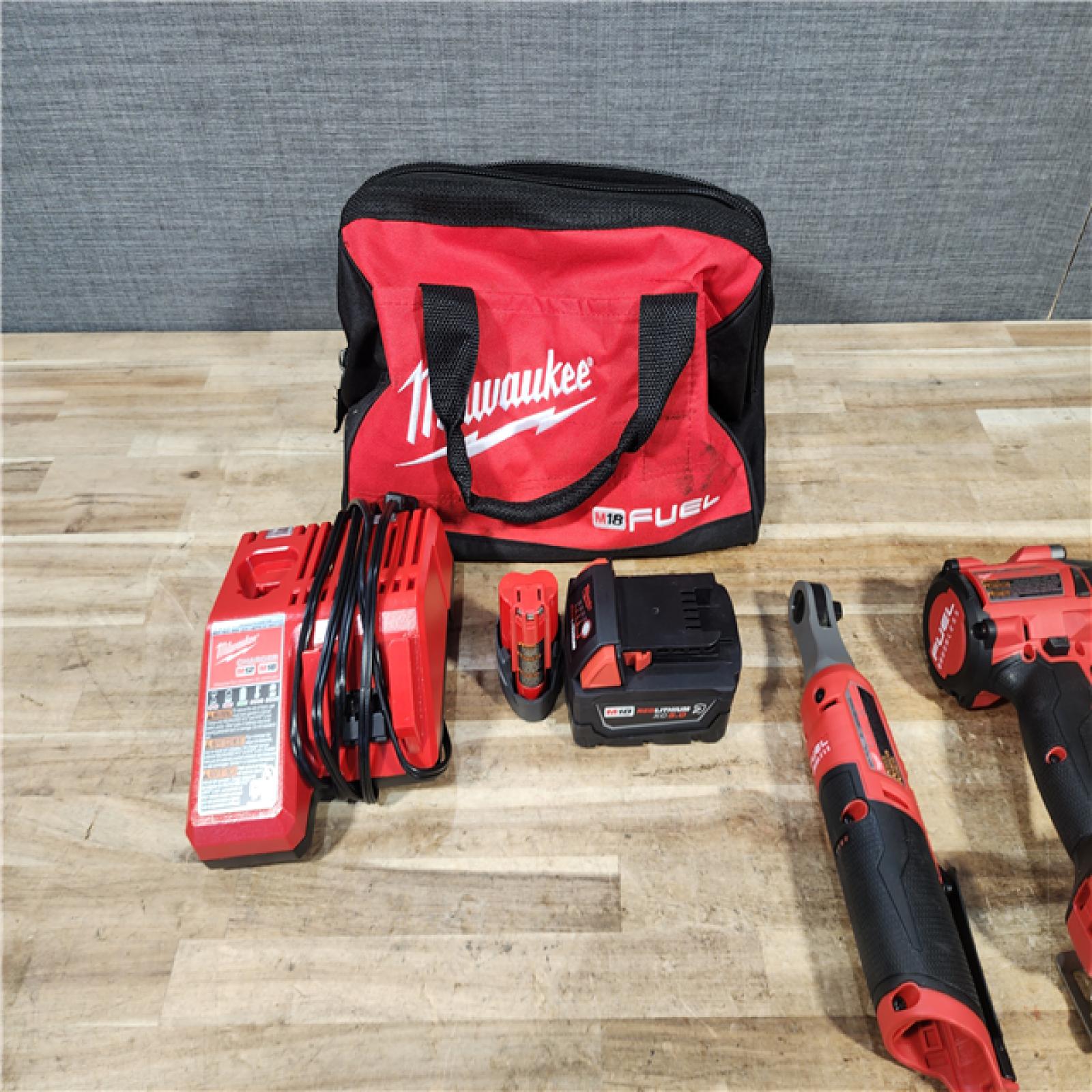 HOUSTON LOCATION - AS - IS Milwaukee 2 Tool Combo Kit W/ (2) Battery & Charger