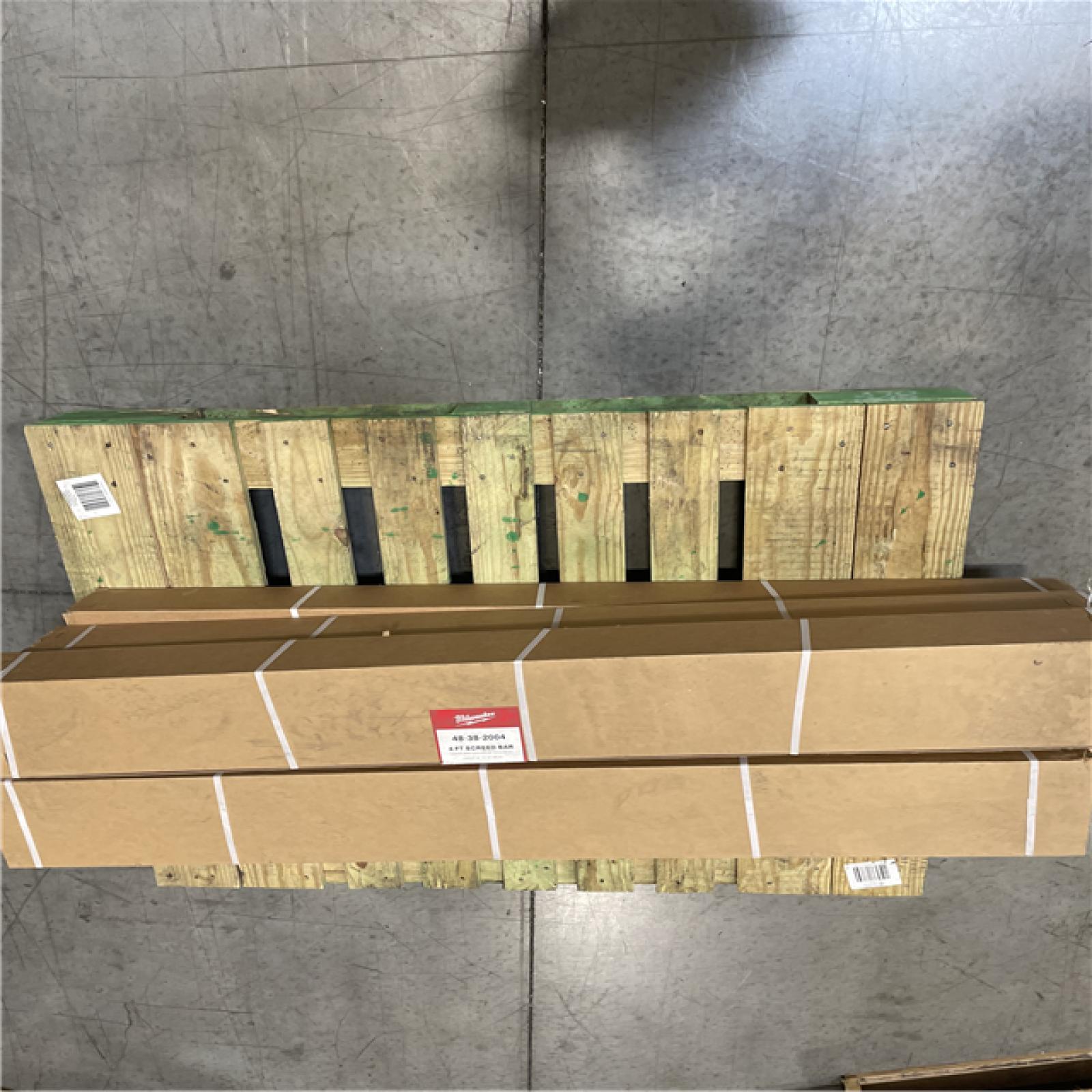 DALLAS LOCATION - Milwaukee 4' Screed Bar PALLET-(6 UNITS)