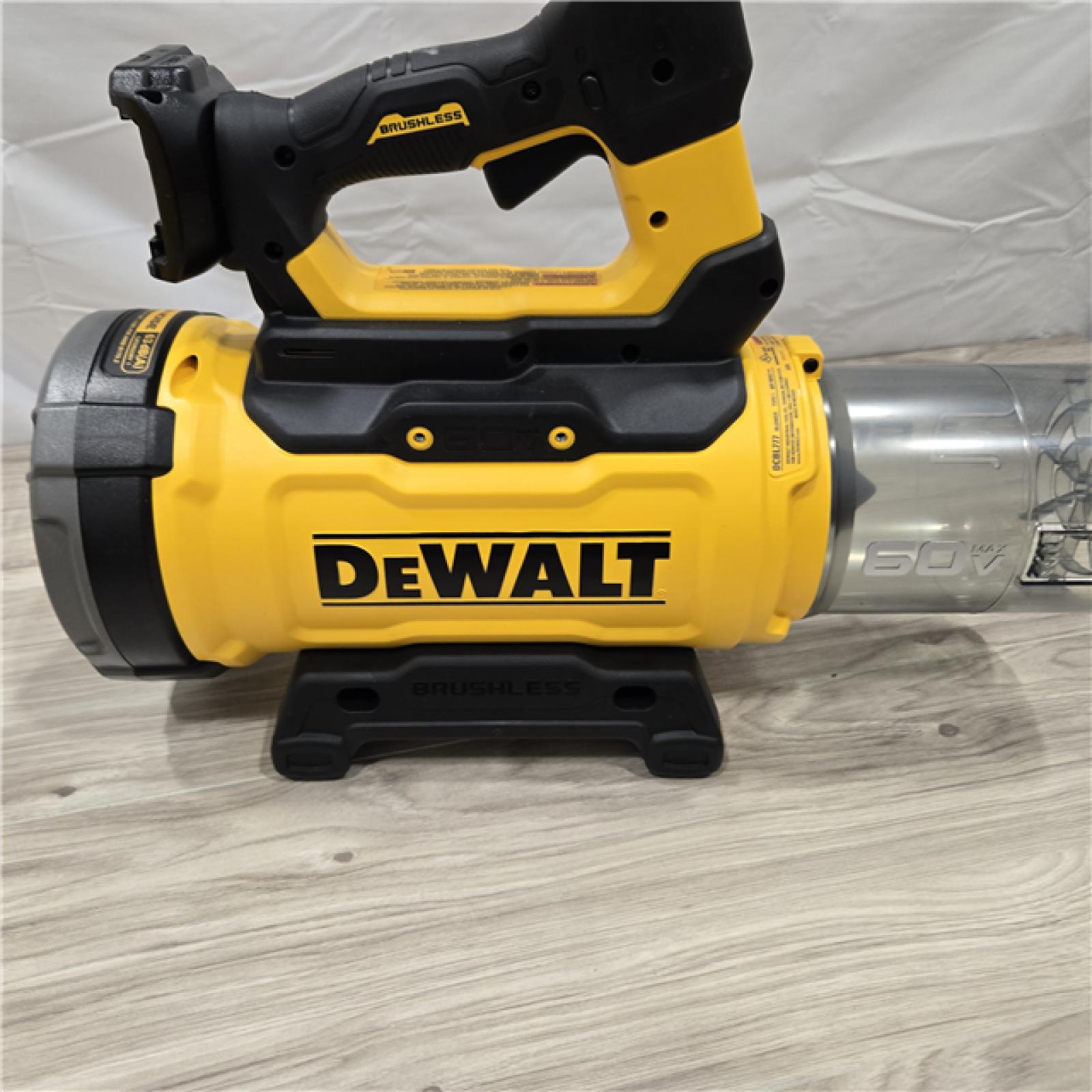 LIKE NEW! - FLEXVOLT 60V MAX 160 MPH 760 CFM Brushless Cordless Battery Powered Blower Kit W/ (1) FLEXVOLT 4 Ah Battery and Charger